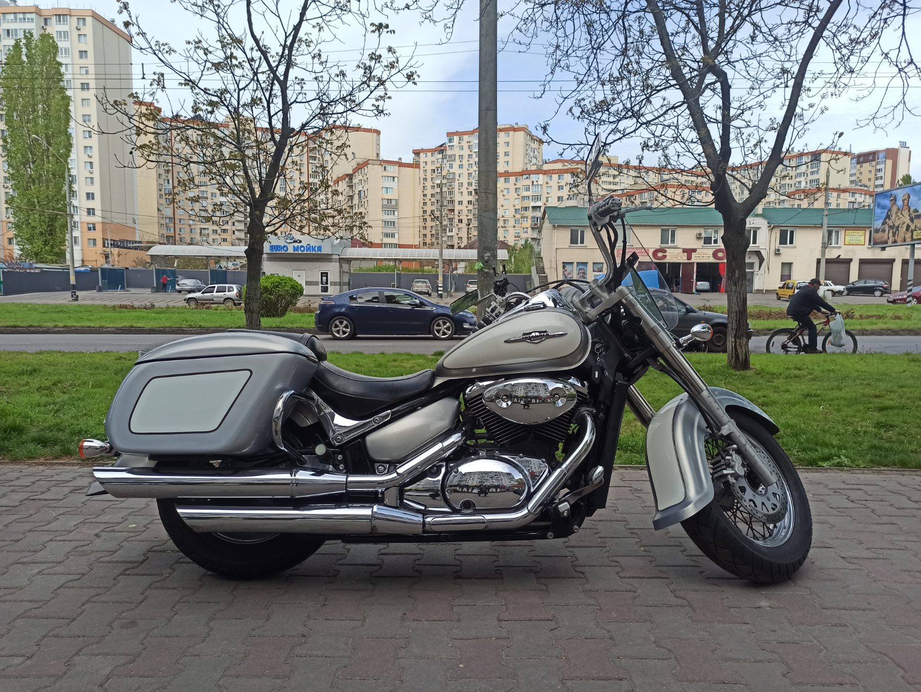 Suzuki Intruder 400 Classic 2003 фото :: Мотосалон MotoHit - мотоцикли, екіпірування, запчастини.