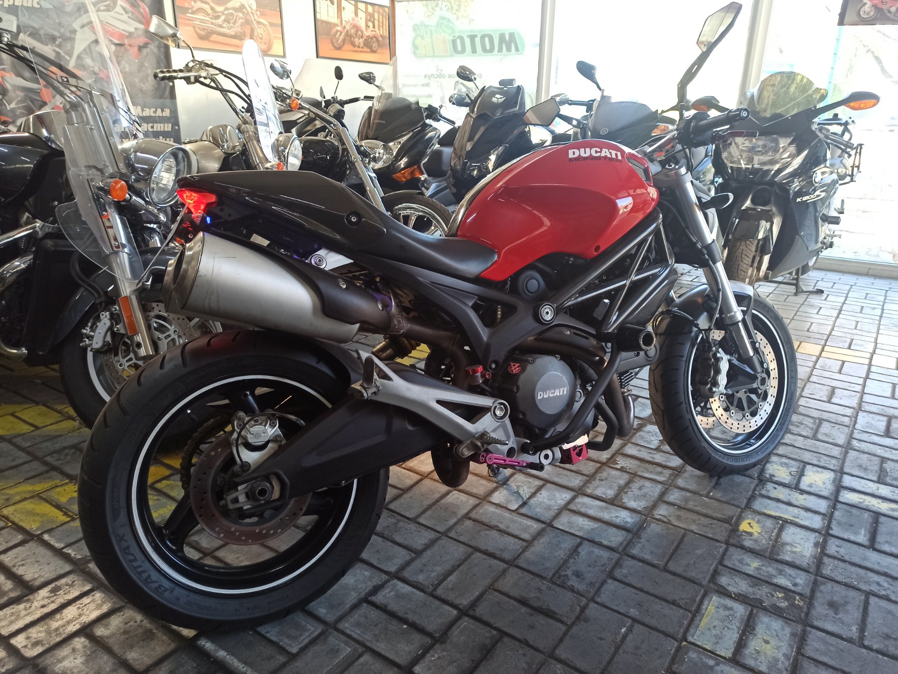 Ducati Monster 696 2012 фото :: Мотосалон MotoHit - мотоцикли, екіпірування, запчастини.