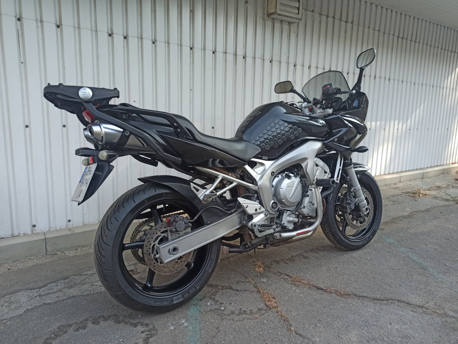 Yamaha FZ-6S 2007 фото :: Мотосалон MotoHit - мотоцикли, екіпірування, запчастини.