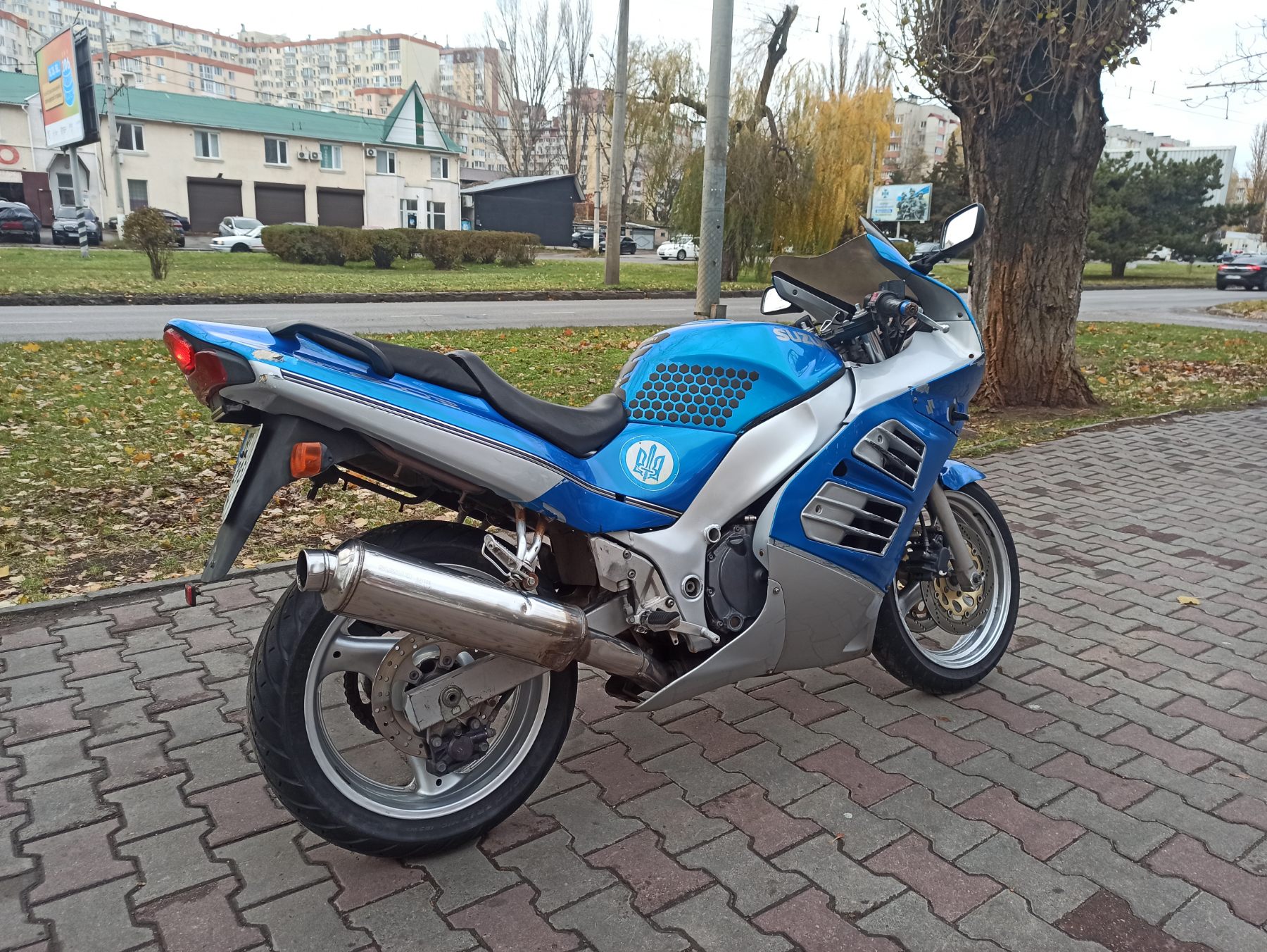 Мотоцикл Suzuki RF-600 1994 фото :: Мотосалон MotoHit - мотоцикли, екіпірування, запчастини.