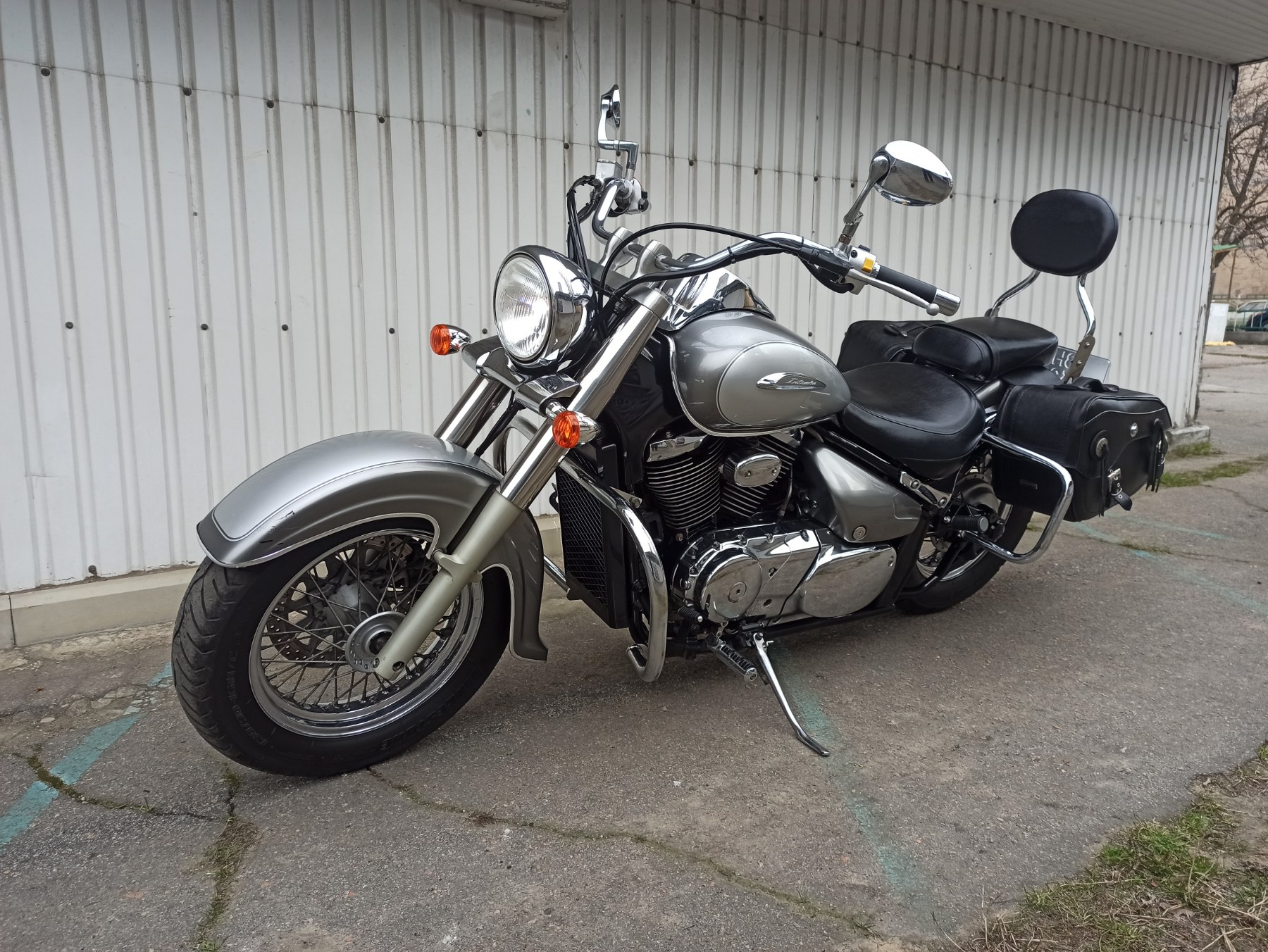 Suzuki Intruder 400 Classic 2003 фото :: Мотосалон MotoHit - мотоцикли, екіпірування, запчастини.