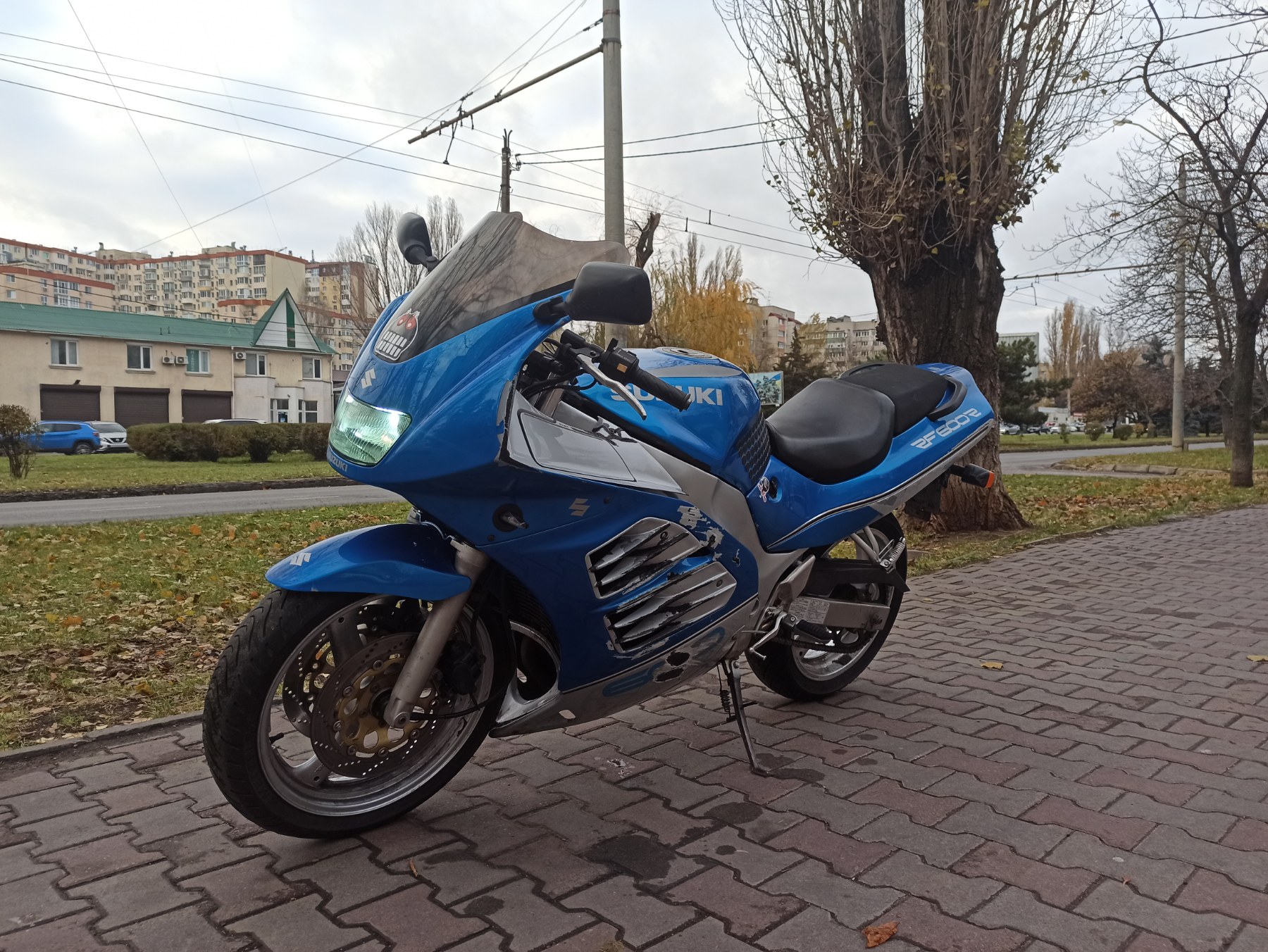 Мотоцикл Suzuki RF-600 1994 фото :: Мотосалон MotoHit - мотоцикли, екіпірування, запчастини.