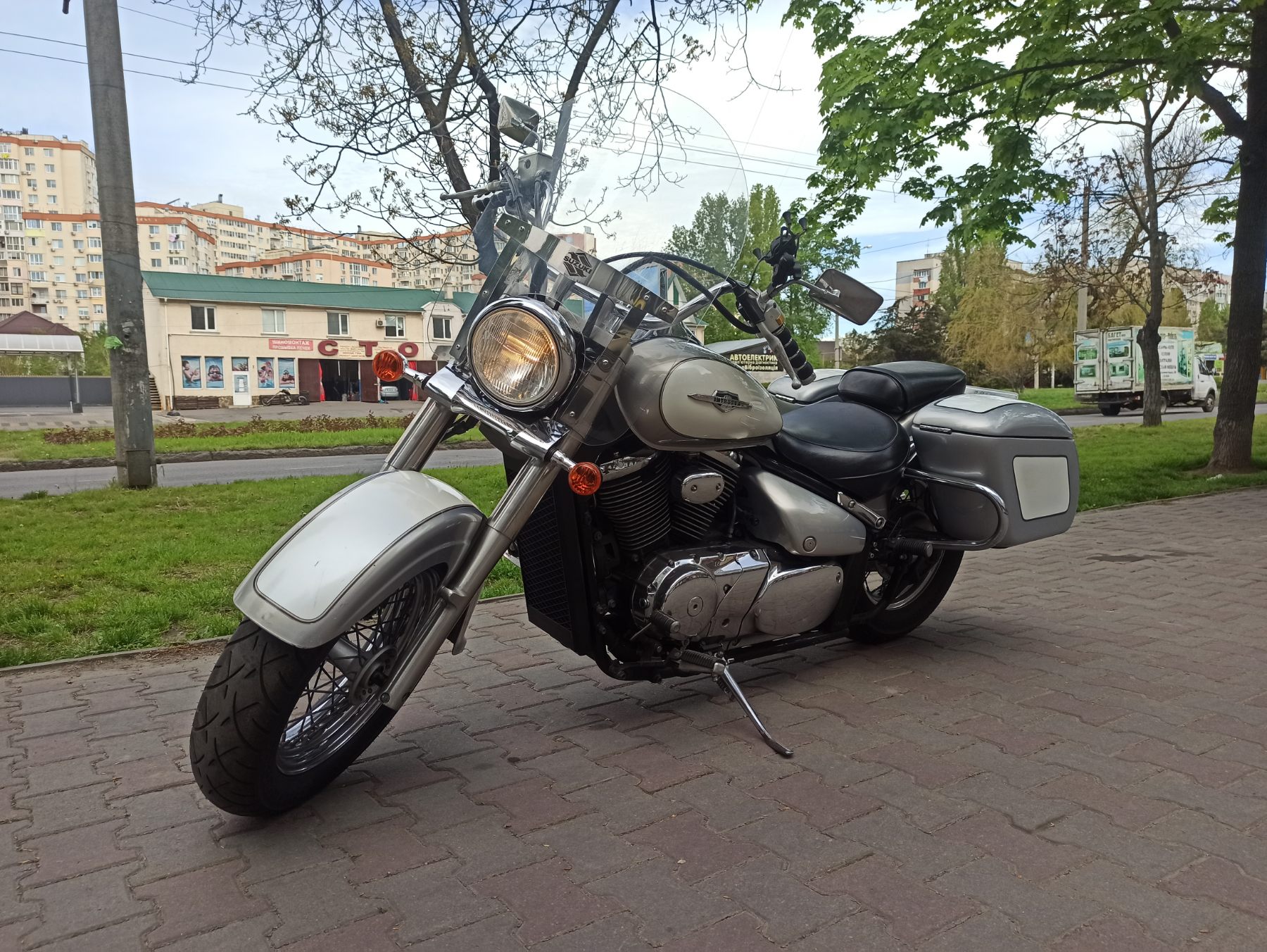 Suzuki Intruder 400 Classic 2003 фото :: Мотосалон MotoHit - мотоцикли, екіпірування, запчастини.
