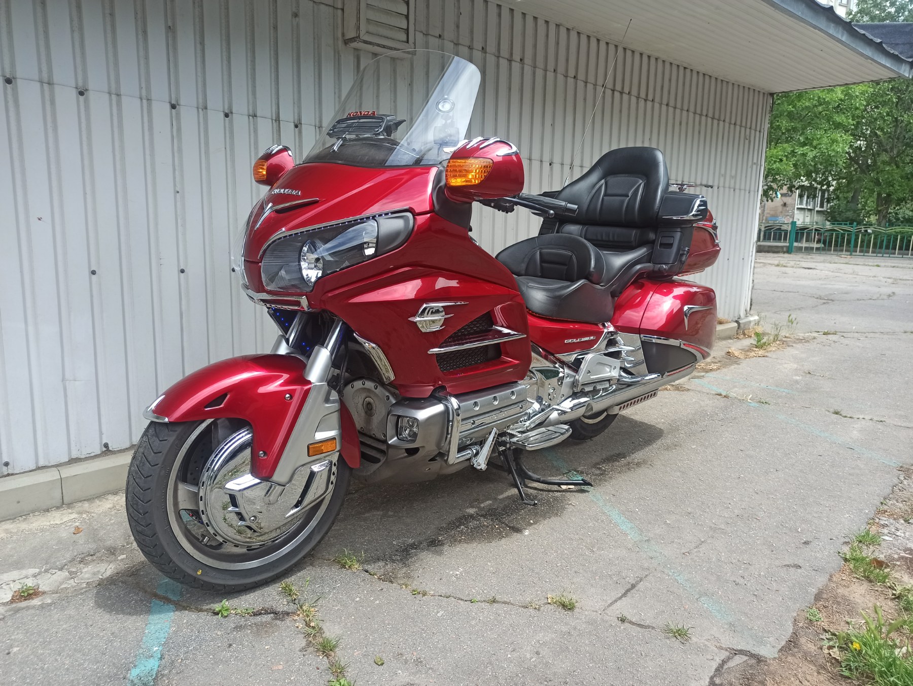 Мотоцикл Honda GoldWing 1800 2013 фото. Мотосалон МотоХит - мотоциклы, экипировка, запчасти.