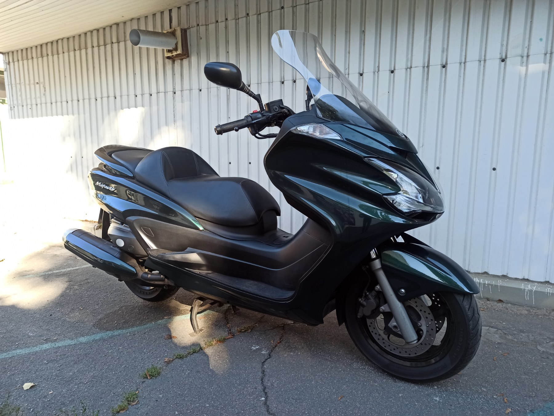 Yamaha GrandMajesty 400 2013 фото :: Мотосалон MotoHit - мотоцикли, екіпірування, запчастини.