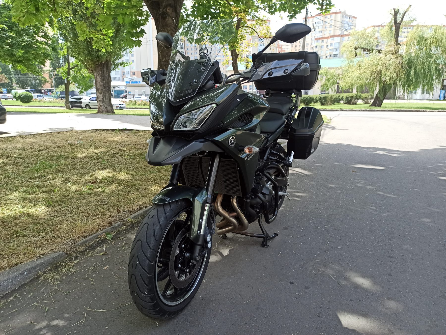 Мотоцикл Yamaha MT-09 Tracer 2016 фото :: Мотосалон MotoHit - мотоцикли, екіпірування, запчастини.
