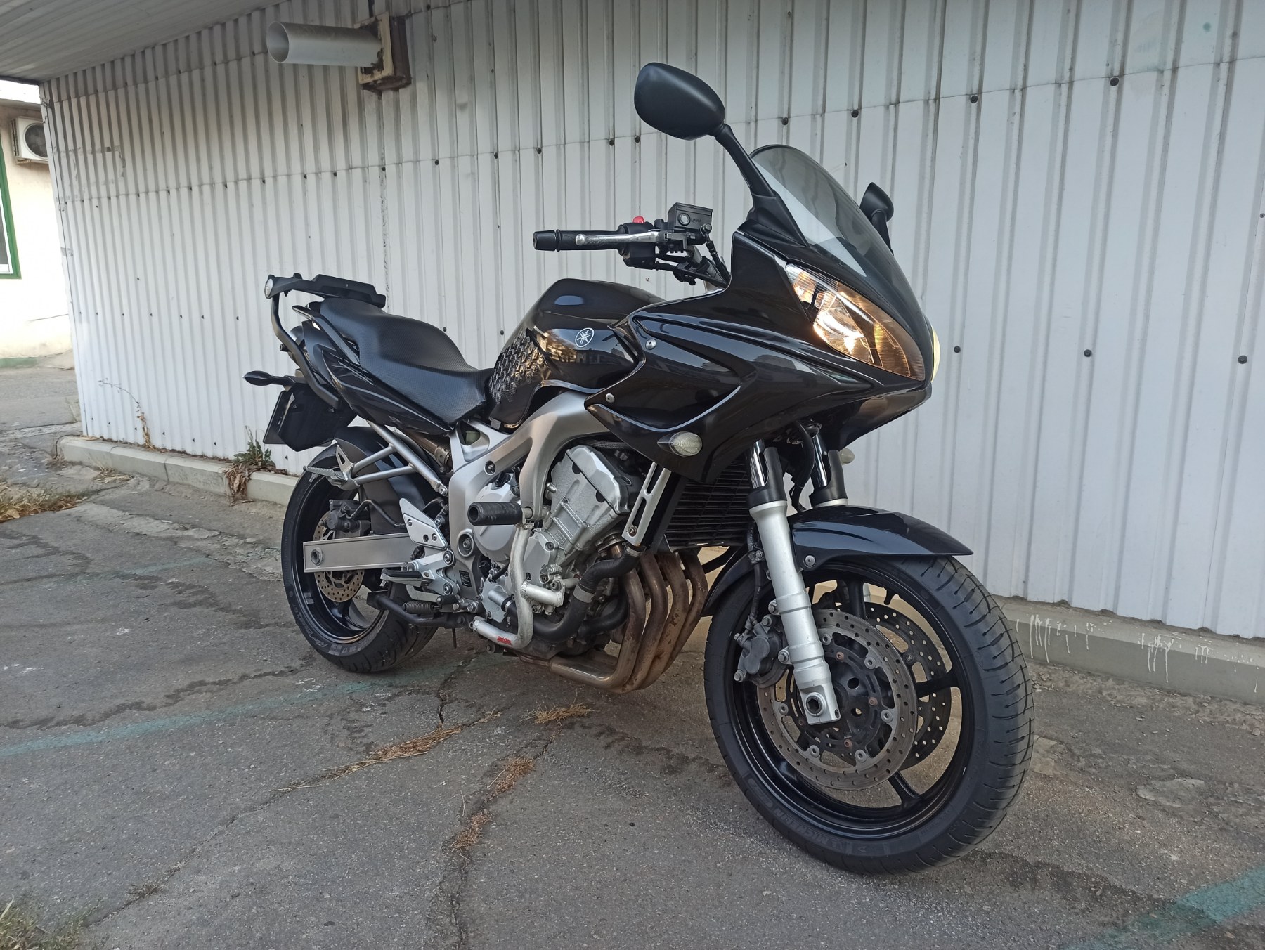 Yamaha FZ-6S 2007 фото :: Мотосалон MotoHit - мотоцикли, екіпірування, запчастини.