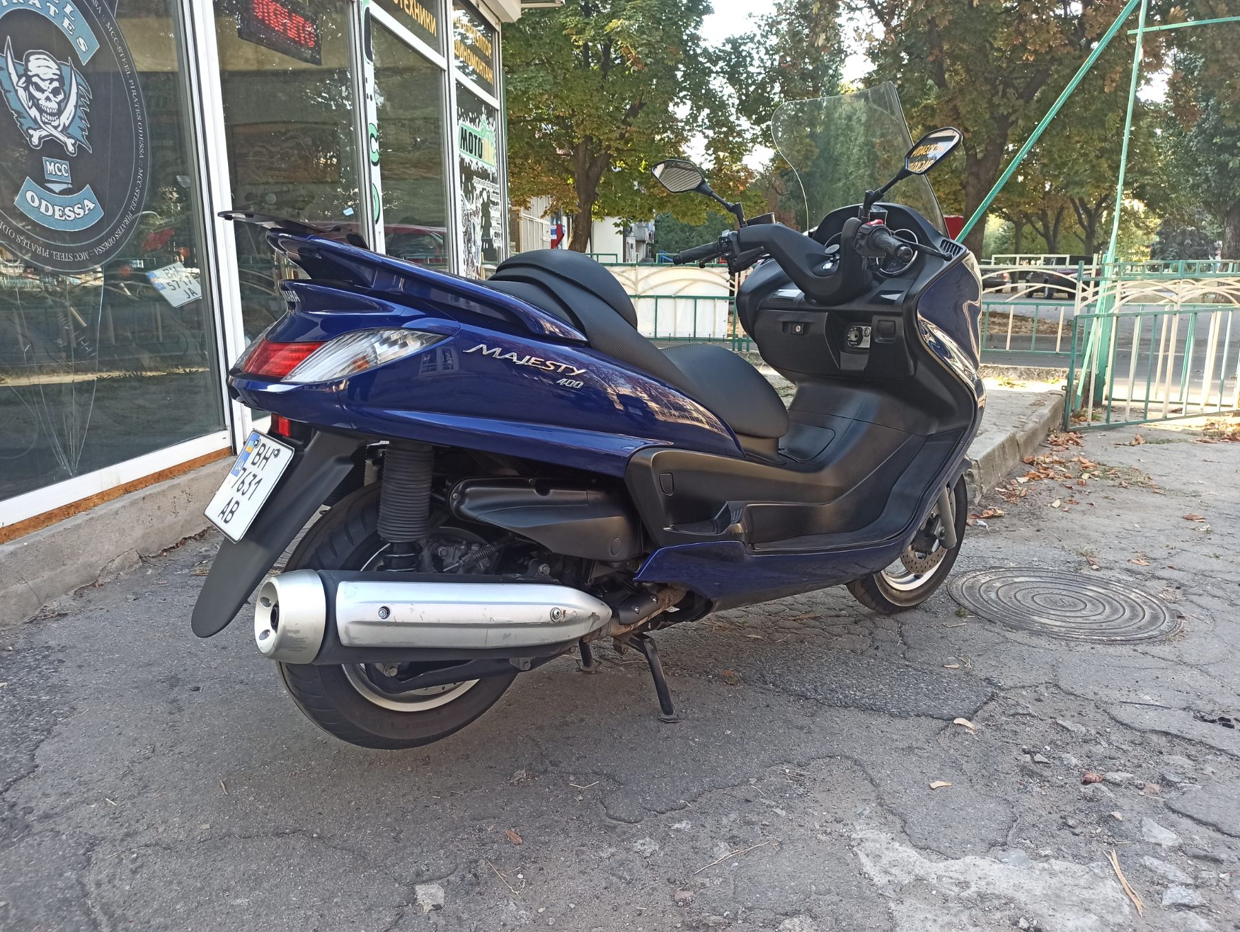 Yamaha GrandMajesty 400 ( YP 400 ) 2006 фото :: Мотосалон MotoHit - мотоцикли, екіпірування, запчастини.