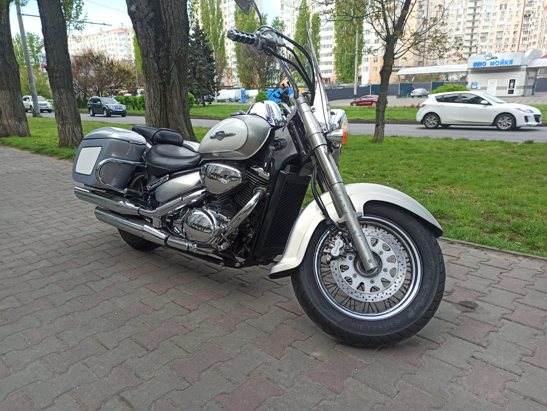 Suzuki Intruder 400 Classic 2003 фото :: Мотосалон MotoHit - мотоцикли, екіпірування, запчастини.