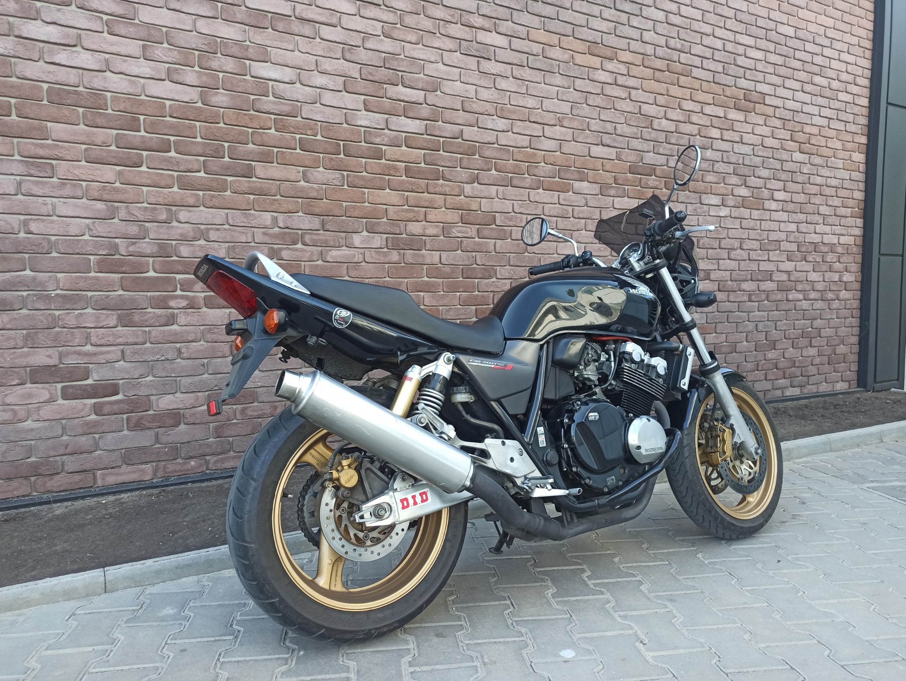 Honda CB 400 Super Four Hyper V-Tec 3 2006 фото :: Мотосалон MotoHit - мотоцикли, екіпірування, запчастини.