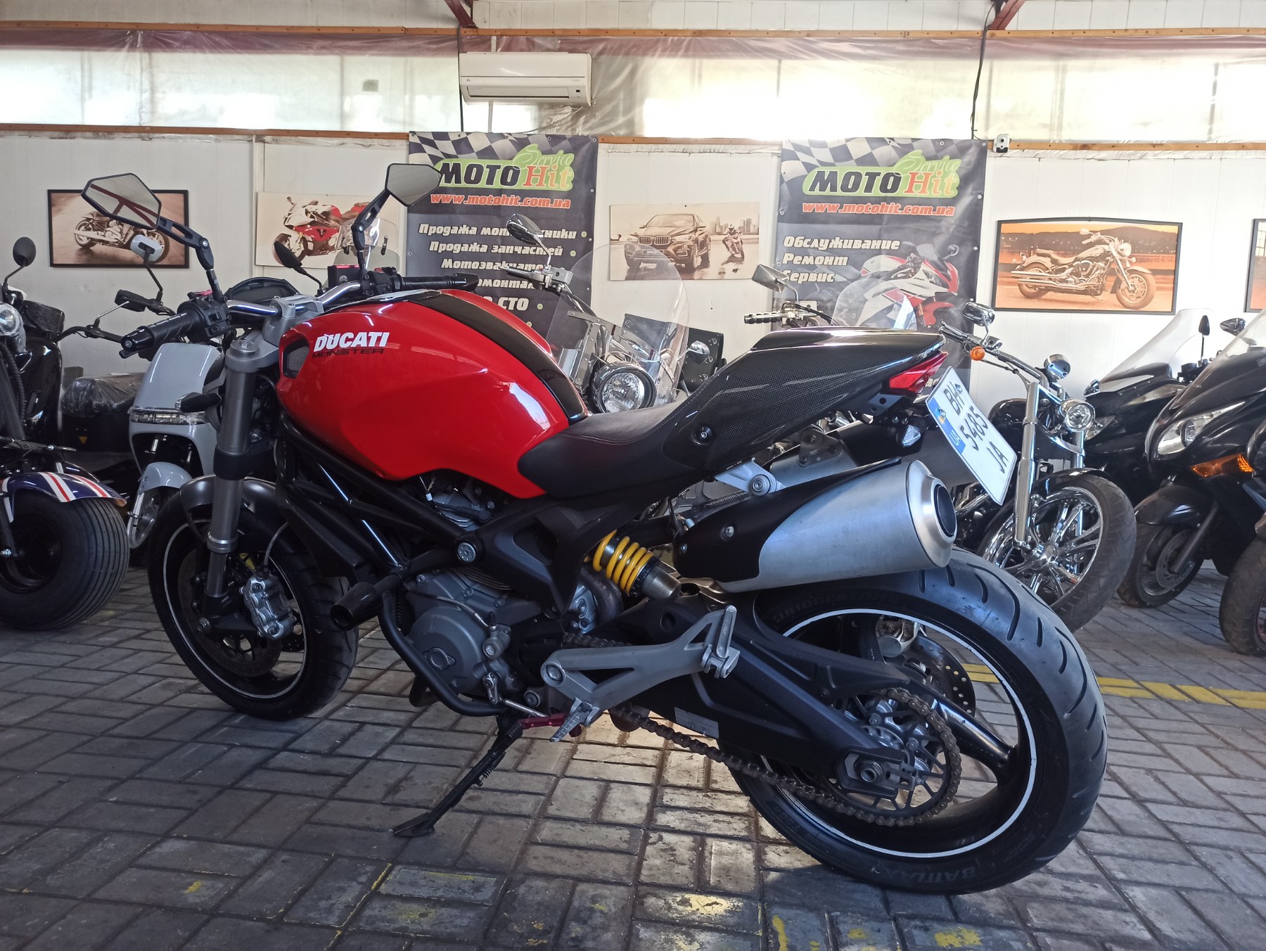 Ducati Monster 696 2012 фото :: Мотосалон MotoHit - мотоцикли, екіпірування, запчастини.
