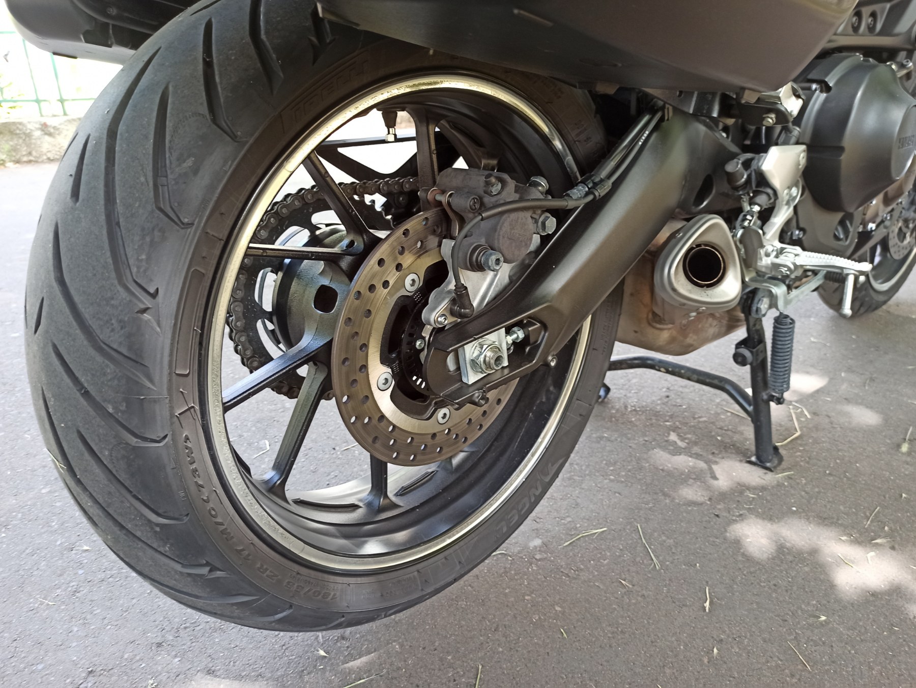 Мотоцикл Yamaha MT-09 Tracer 2016 фото :: Мотосалон MotoHit - мотоцикли, екіпірування, запчастини.