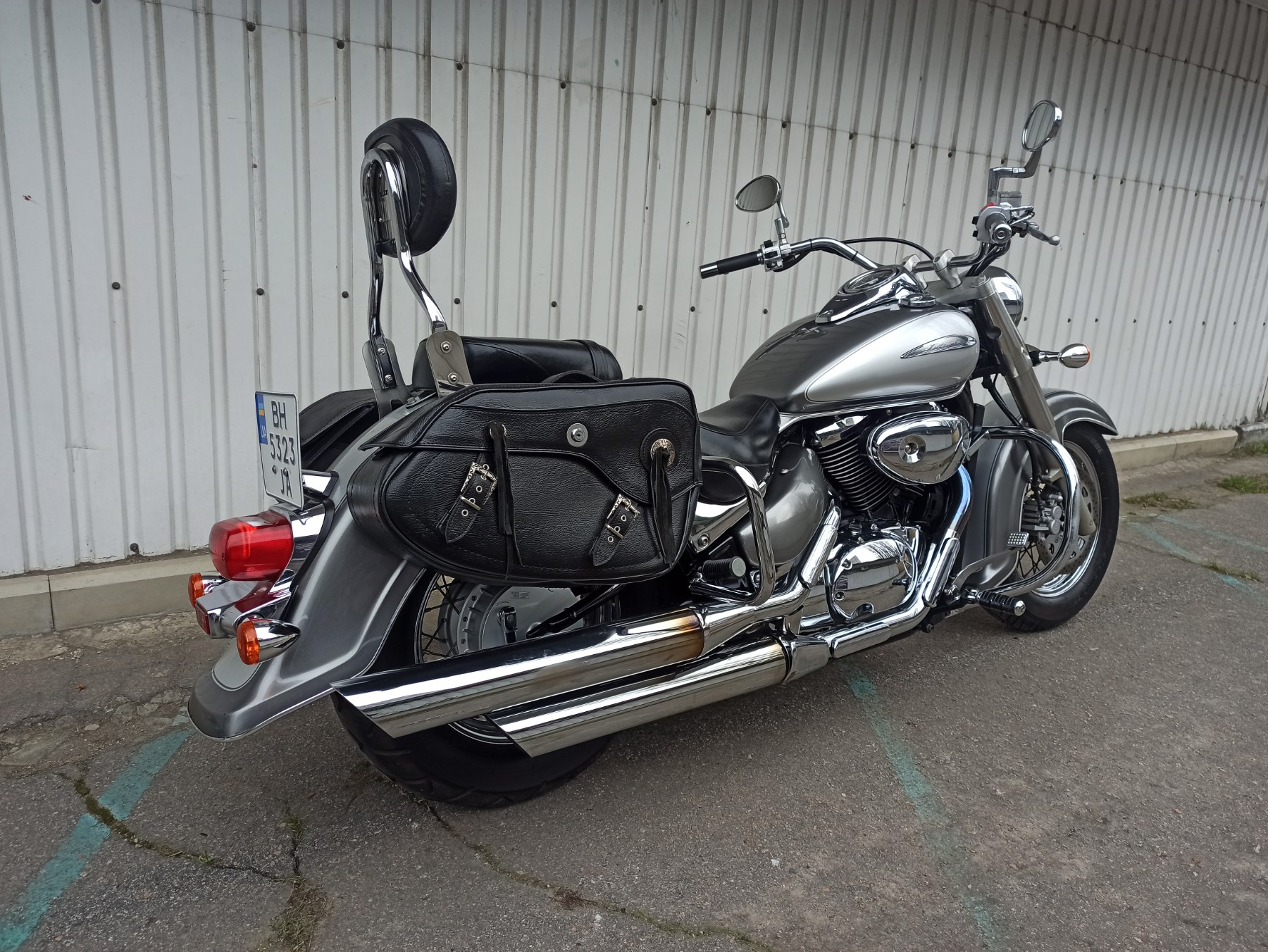 Suzuki Intruder 400 Classic 2003 фото :: Мотосалон MotoHit - мотоцикли, екіпірування, запчастини.