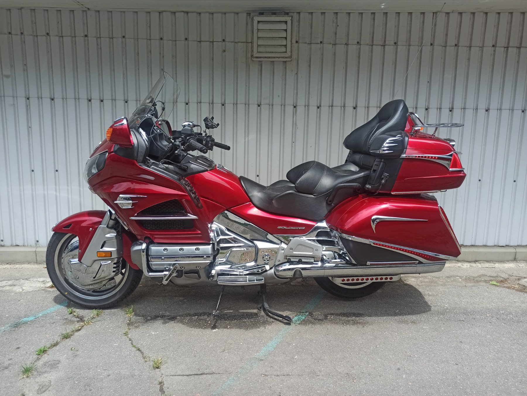 Мотоцикл Honda GoldWing 1800 2013 фото. Мотосалон МотоХит - мотоциклы, экипировка, запчасти.