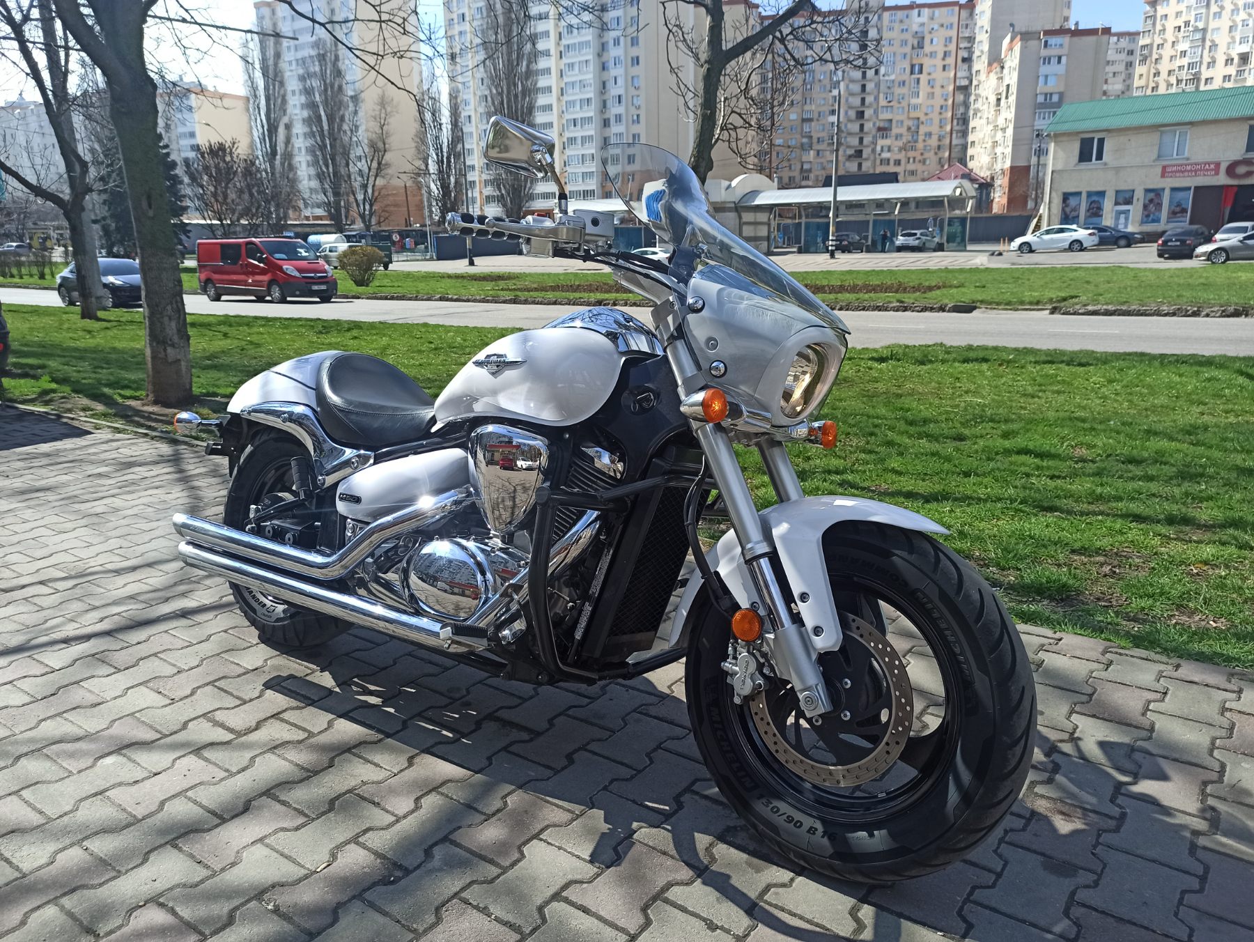 Suzuki Boulevard 800 M-50 2014 фото :: Мотосалон MotoHit - мотоцикли, екіпірування, запчастини.