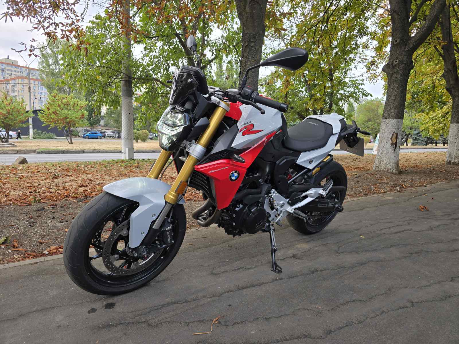 Мотоцикл BMW F 900R 2020 фото :: Мотосалон MotoHit - мотоцикли, екіпірування, запчастини.