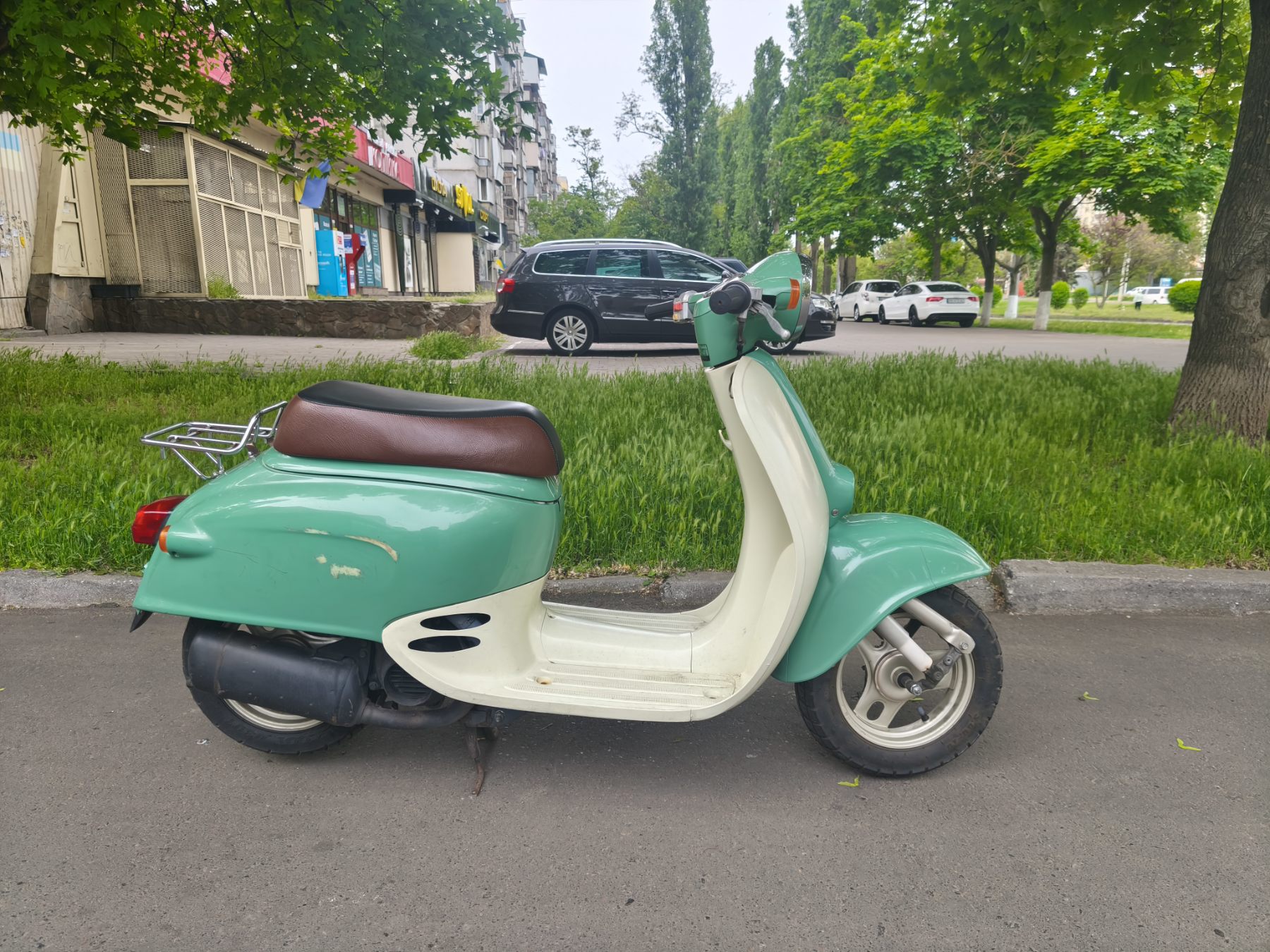 Мопед Honda Giorno 49cc фото :: Мотосалон MotoHit - мотоцикли, екіпірування, запчастини.