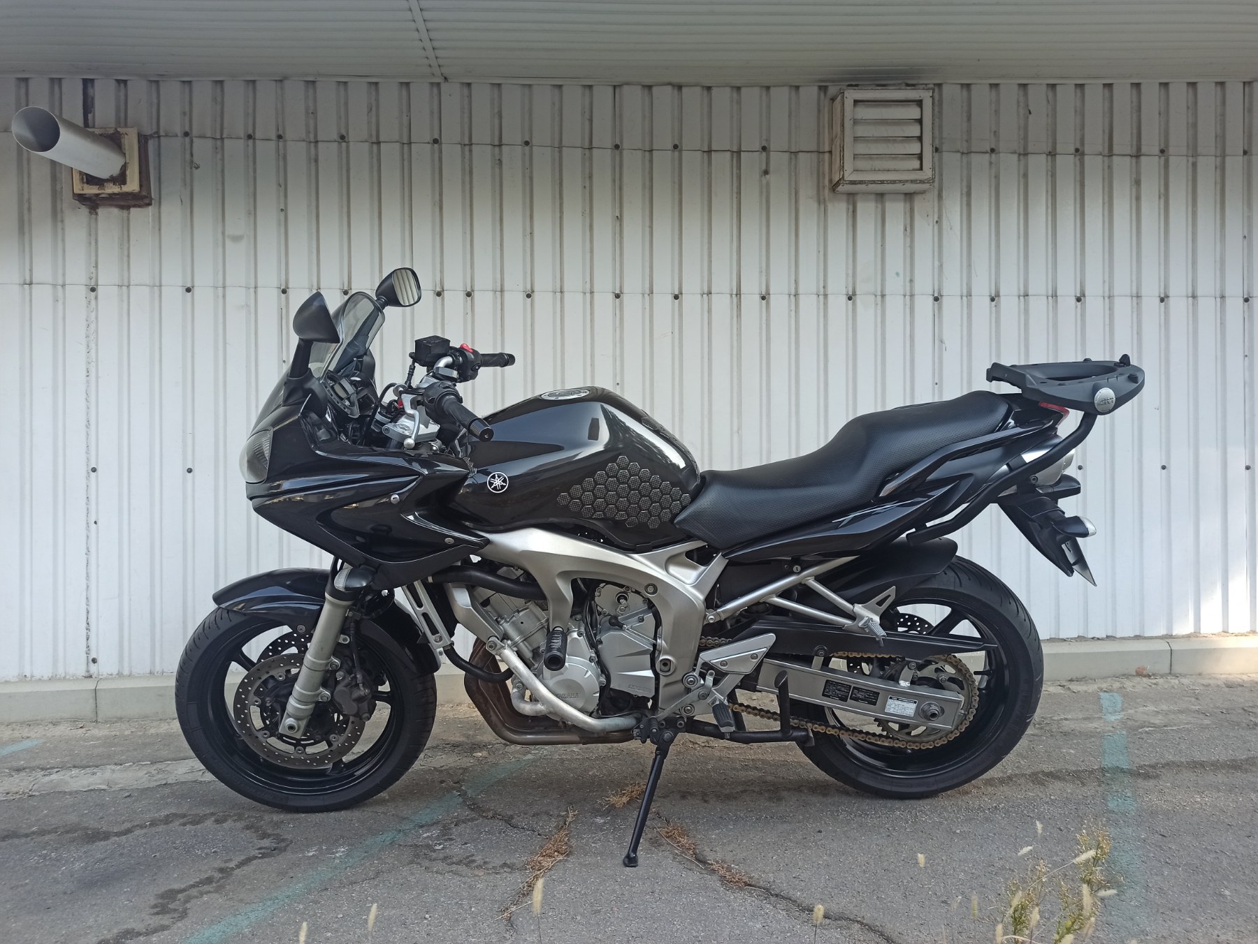 Yamaha FZ-6S 2007 фото :: Мотосалон MotoHit - мотоцикли, екіпірування, запчастини.