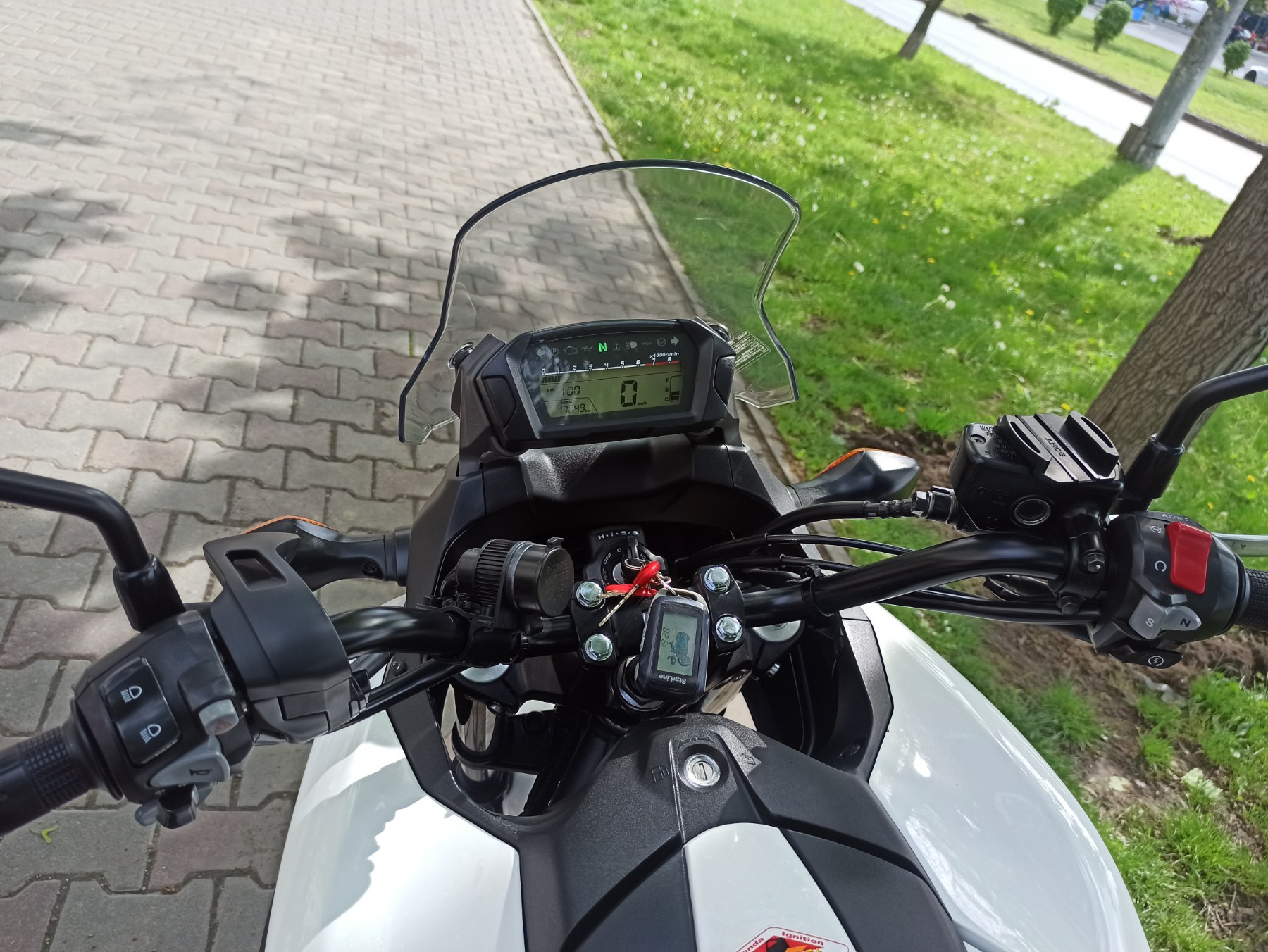  Мотоцикл Honda NC 700XD 2012 автомат фото :: Мотосалон MotoHit - мотоцикли, екіпірування, запчастини.