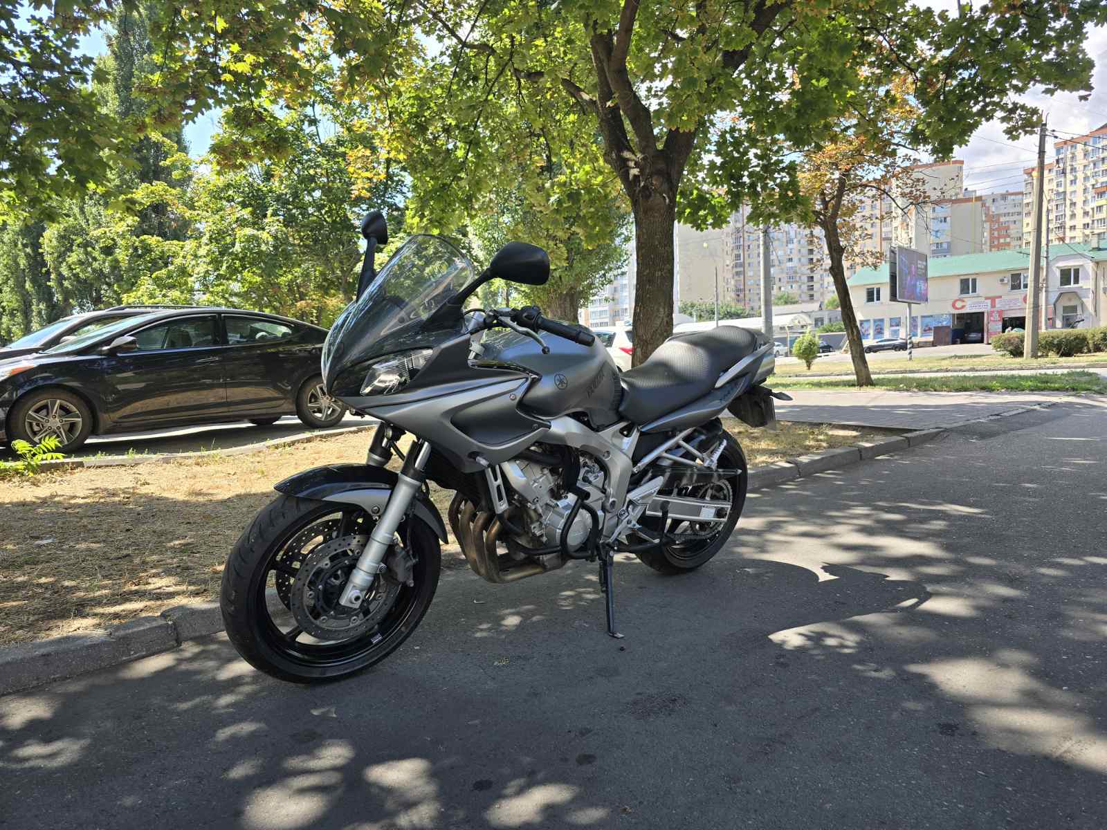 Мотоцикл Yamaha FZ-6S 2006 фото :: Мотосалон MotoHit - мотоцикли, екіпірування, запчастини.