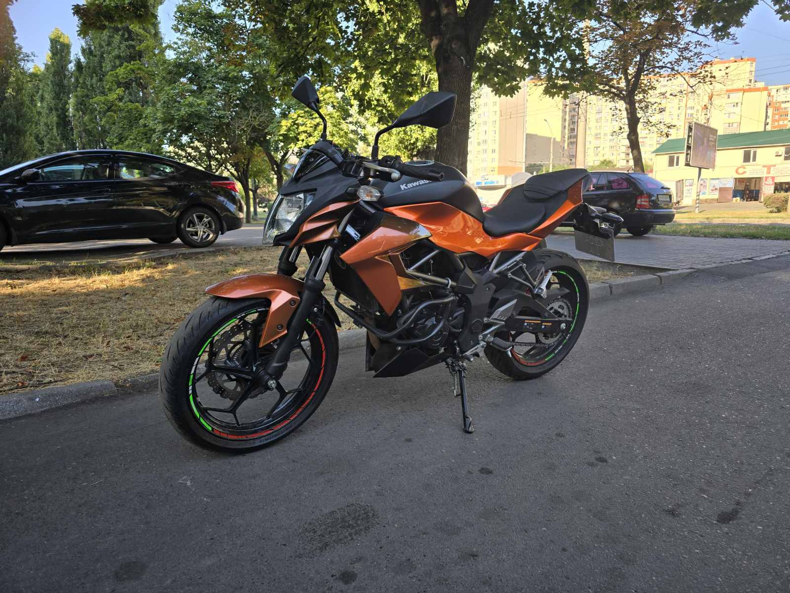 Мотоцикл Kawasaki Ninja Z 250 SL 2015 фото :: Мотосалон MotoHit - мотоцикли, екіпірування, запчастини.