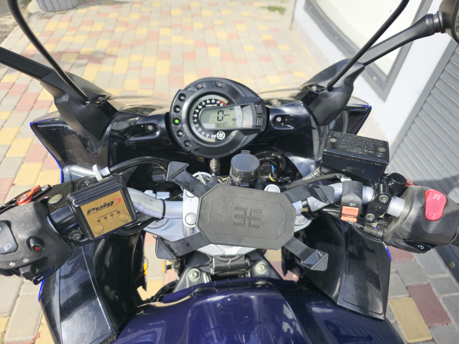 Мотоцикл Yamaha FZ-6S 2006 року фото :: Мотосалон MotoHit - мотоцикли, екіпірування, запчастини.