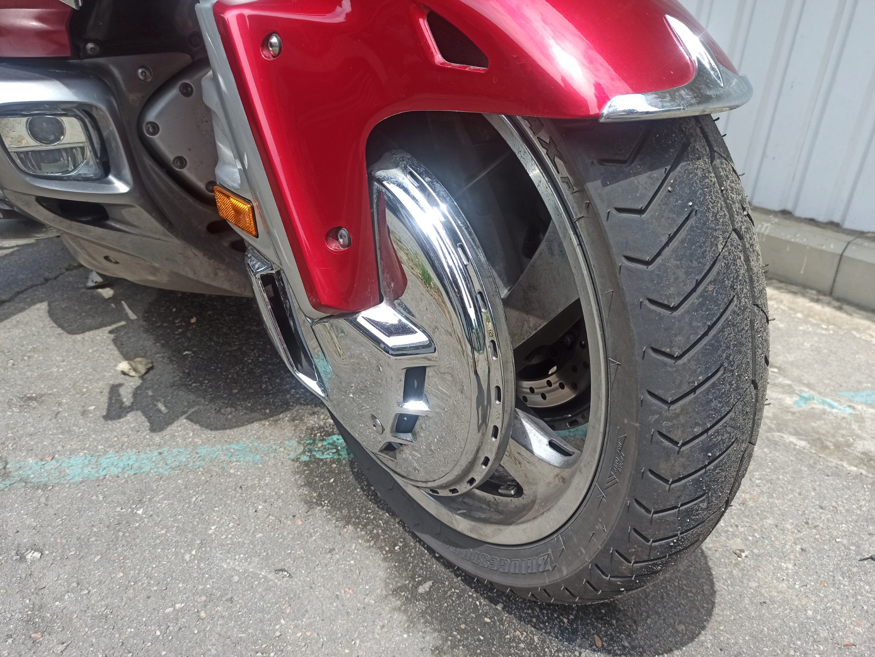Мотоцикл Honda GoldWing 1800 2013 фото. Мотосалон МотоХит - мотоциклы, экипировка, запчасти.