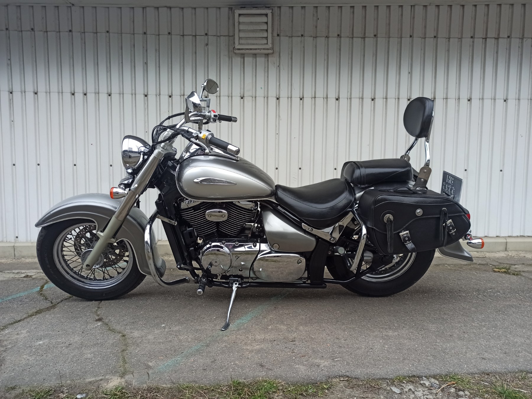Suzuki Intruder 400 Classic 2003 фото :: Мотосалон MotoHit - мотоцикли, екіпірування, запчастини.