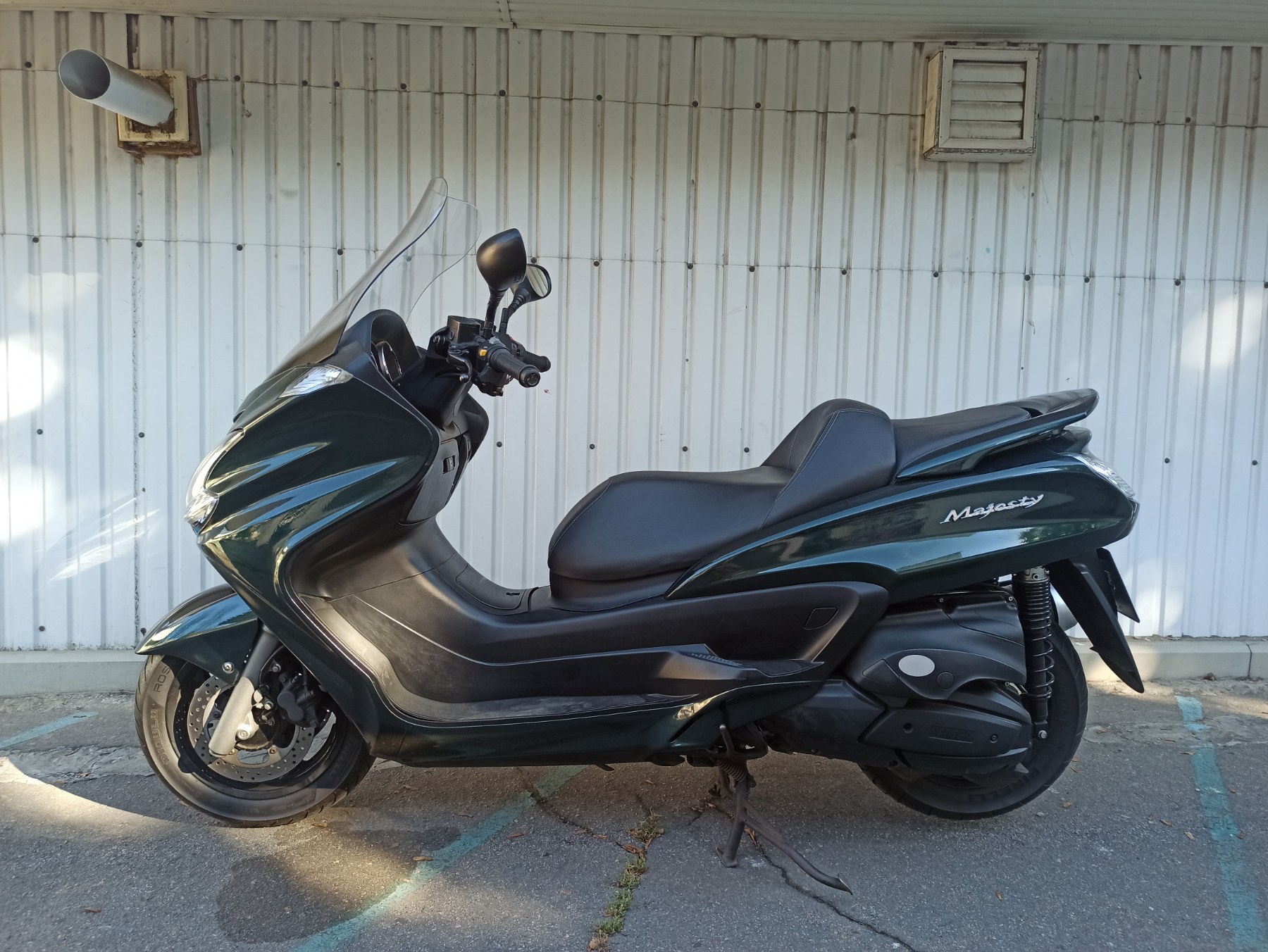Yamaha GrandMajesty 400 2013 фото :: Мотосалон MotoHit - мотоцикли, екіпірування, запчастини.