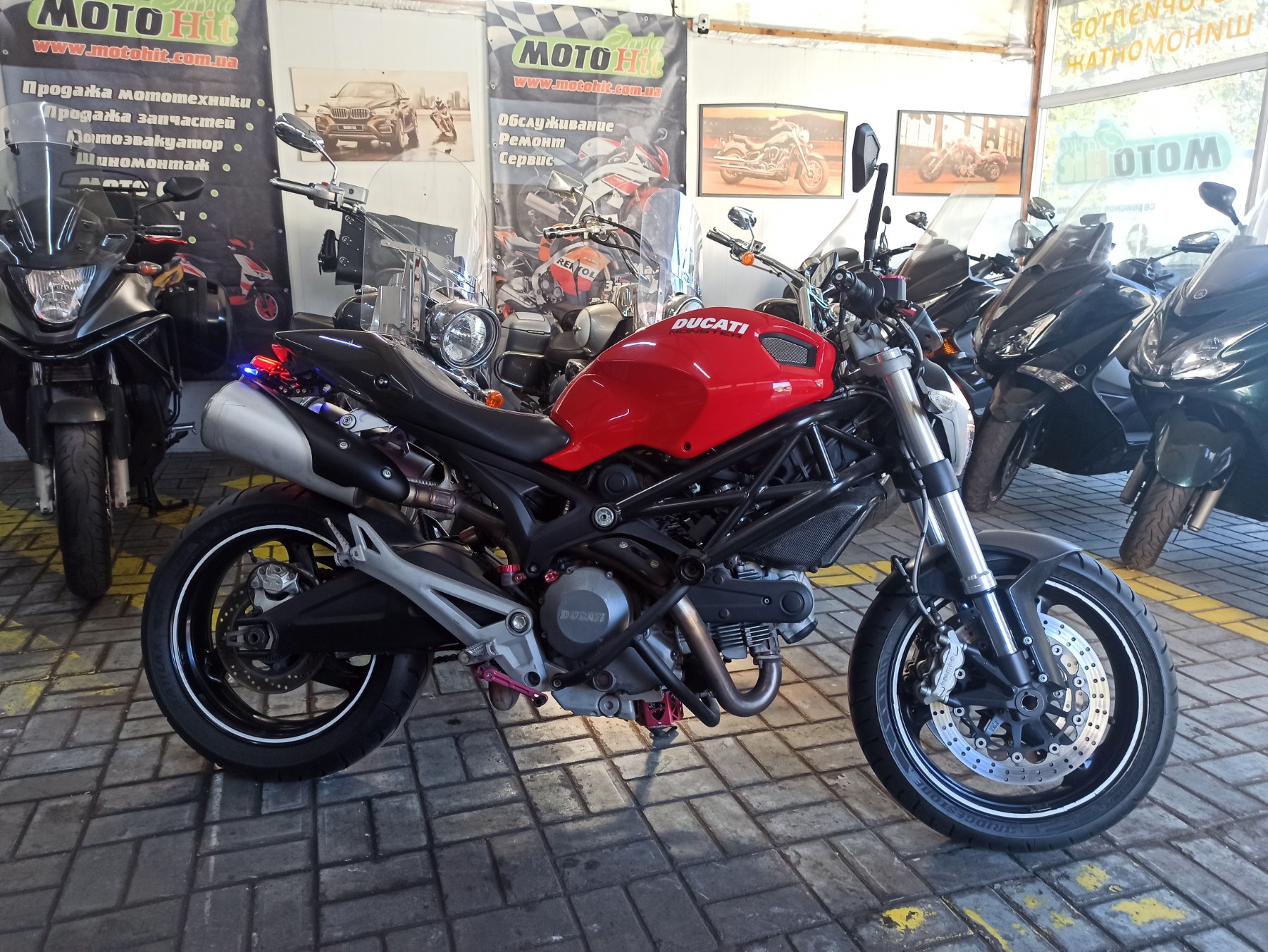 Ducati Monster 696 2012 фото :: Мотосалон MotoHit - мотоцикли, екіпірування, запчастини.