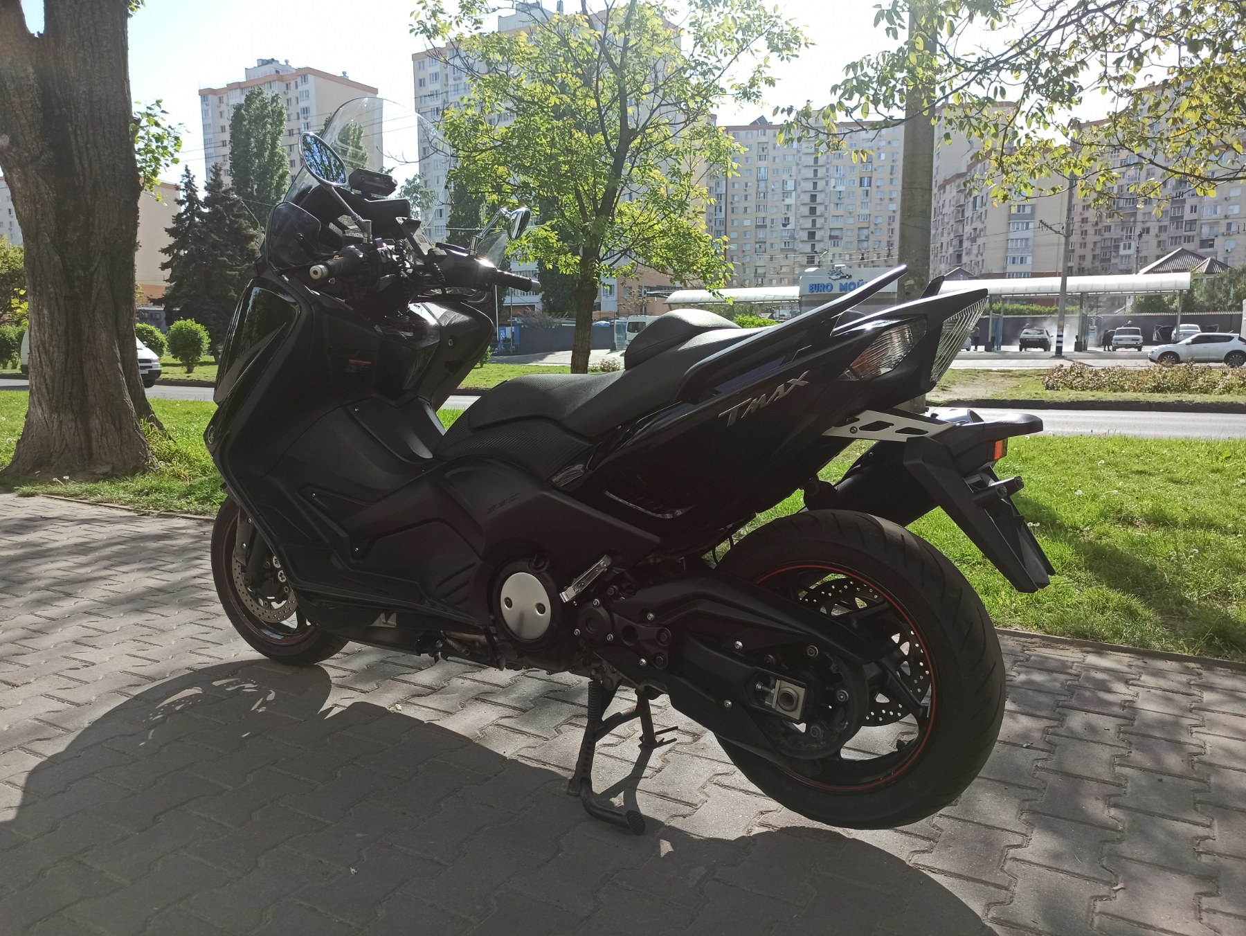 Yamaha T-Max 530 2013 фото :: Мотосалон MotoHit - мотоцикли, екіпірування, запчастини.