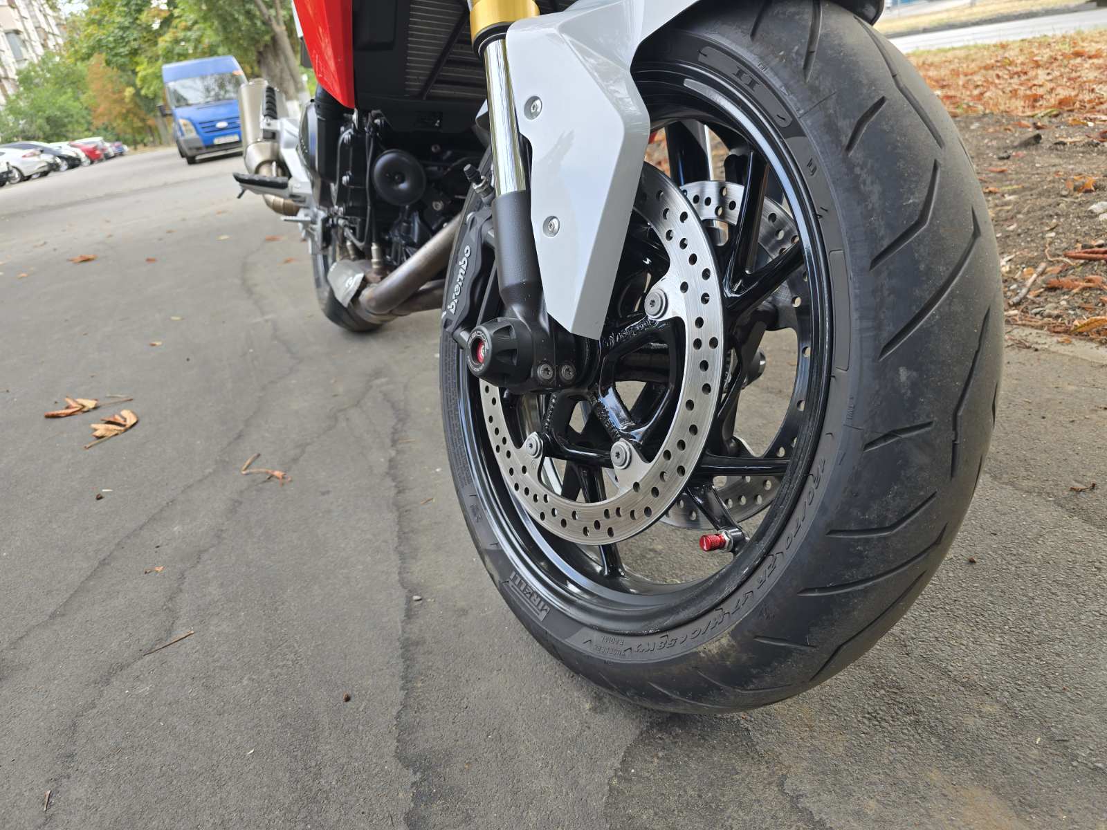 Мотоцикл BMW F 900R 2020 фото :: Мотосалон MotoHit - мотоцикли, екіпірування, запчастини.