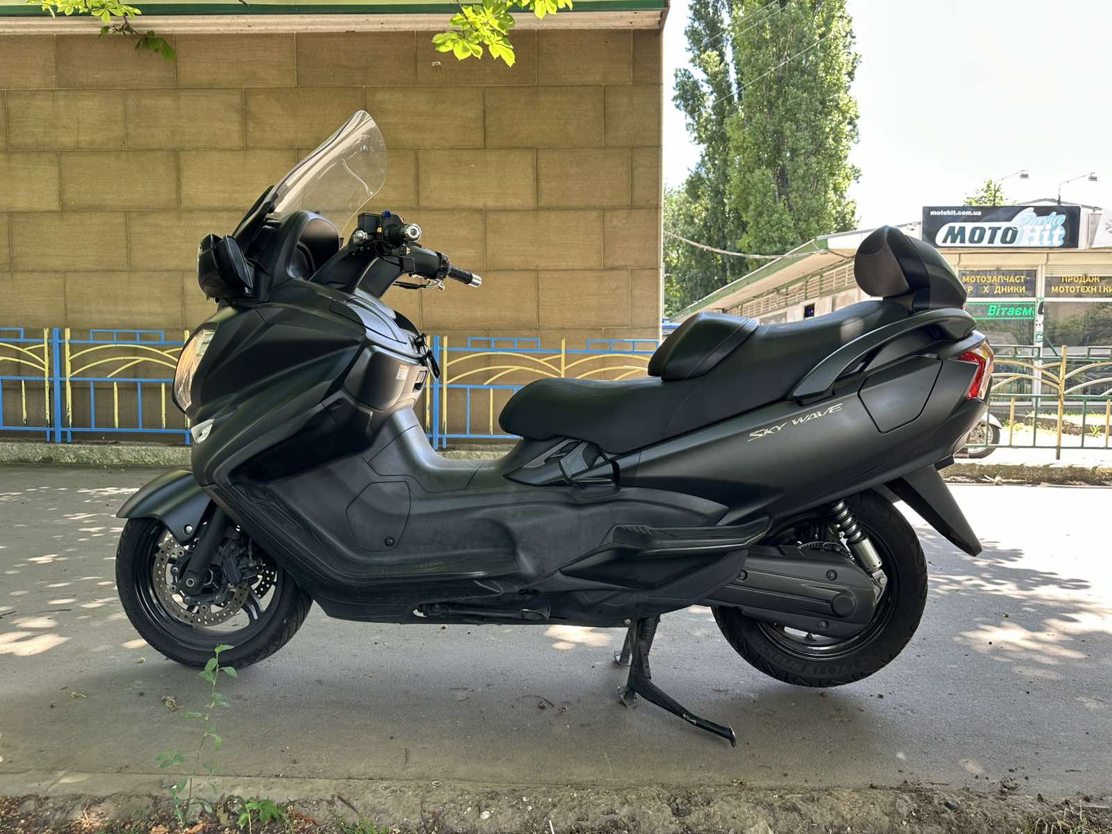Максискутер Suzuki SkyWave 650 2014 фото :: Мотосалон MotoHit - мотоцикли, екіпірування, запчастини.