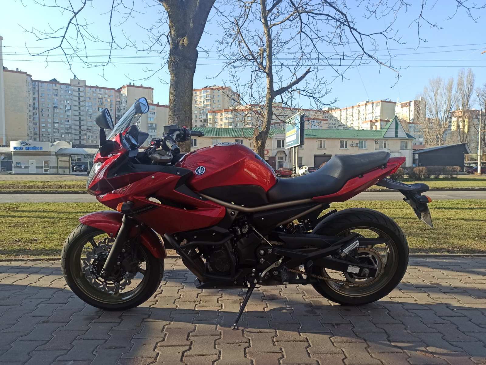Мотоцикл Yamaha XJ6 Diversion S 2009 фото :: Мотосалон MotoHit - мотоцикли, екіпірування, запчастини.