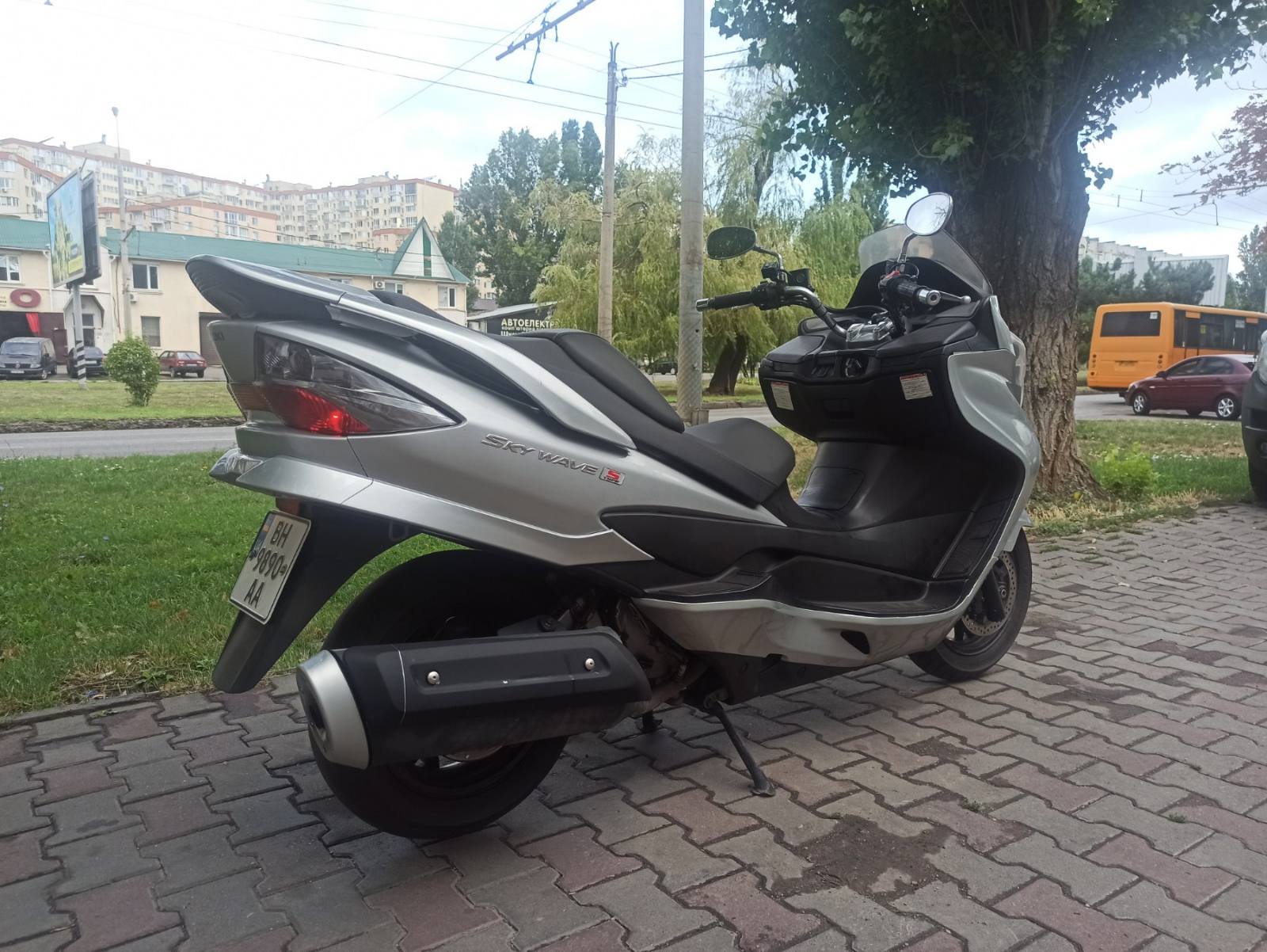  Suzuki Skywave 250 Type-S 2010 фото :: Мотосалон MotoHit - мотоцикли, екіпірування, запчастини.