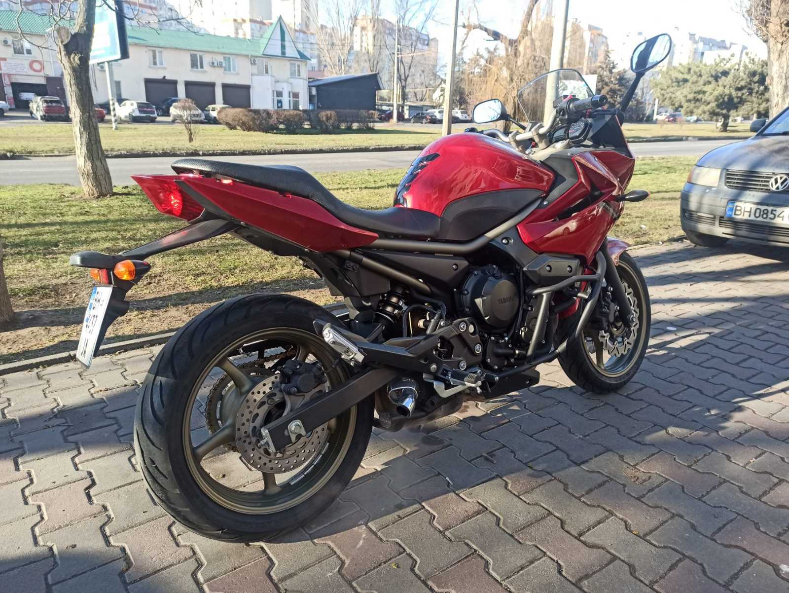 Мотоцикл Yamaha XJ6 Diversion S 2009 фото :: Мотосалон MotoHit - мотоцикли, екіпірування, запчастини.