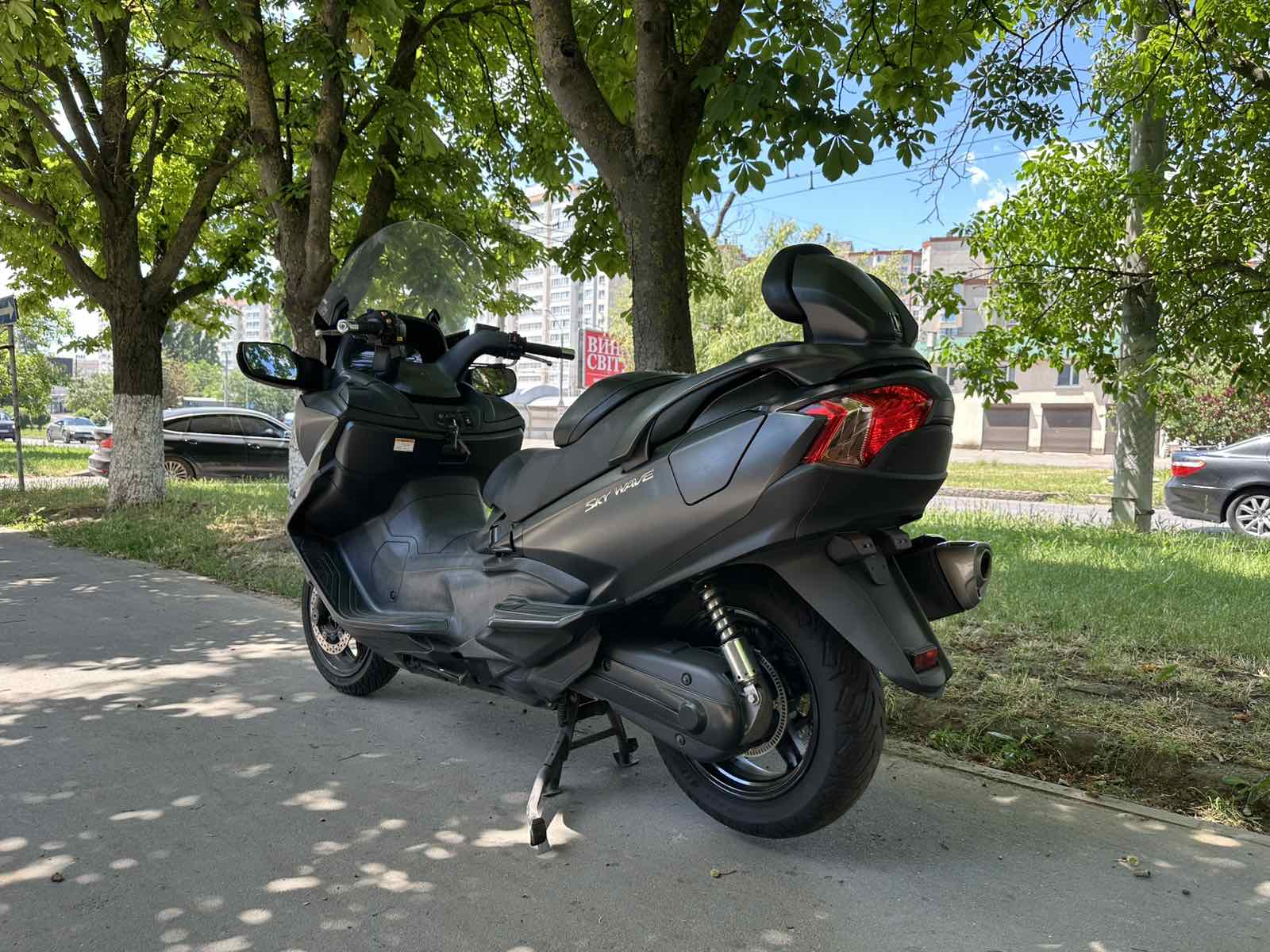 Максискутер Suzuki SkyWave 650 2014 фото :: Мотосалон MotoHit - мотоцикли, екіпірування, запчастини.