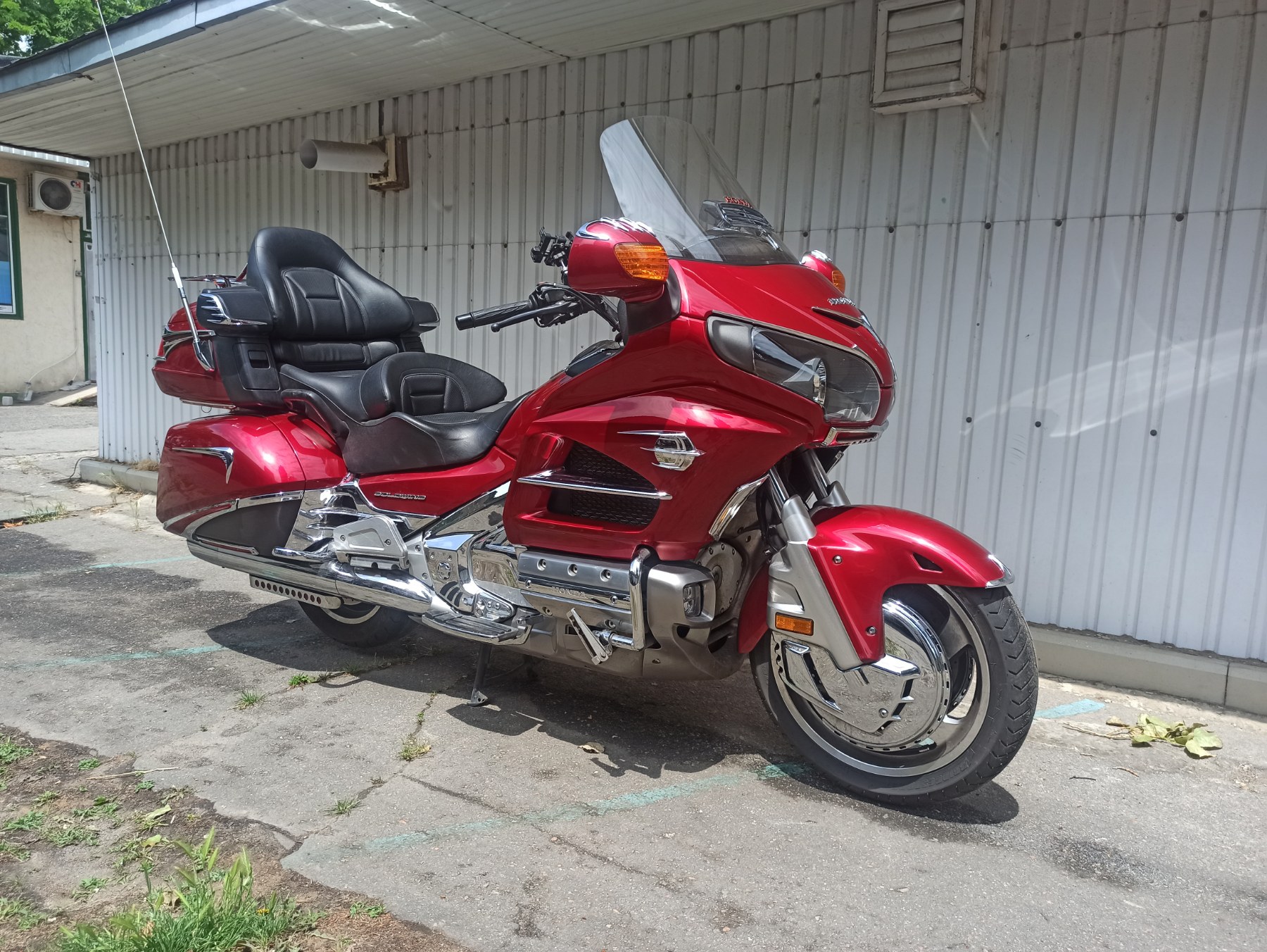 Мотоцикл Honda GoldWing 1800 2013 фото. Мотосалон МотоХит - мотоциклы, экипировка, запчасти.