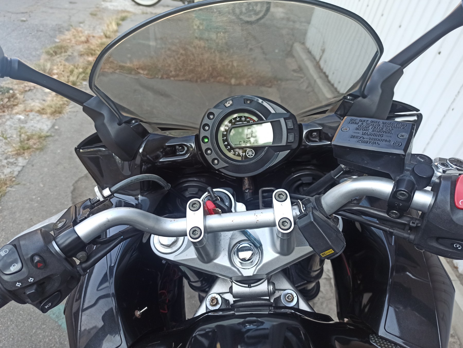 Yamaha FZ-6S 2007 фото :: Мотосалон MotoHit - мотоцикли, екіпірування, запчастини.
