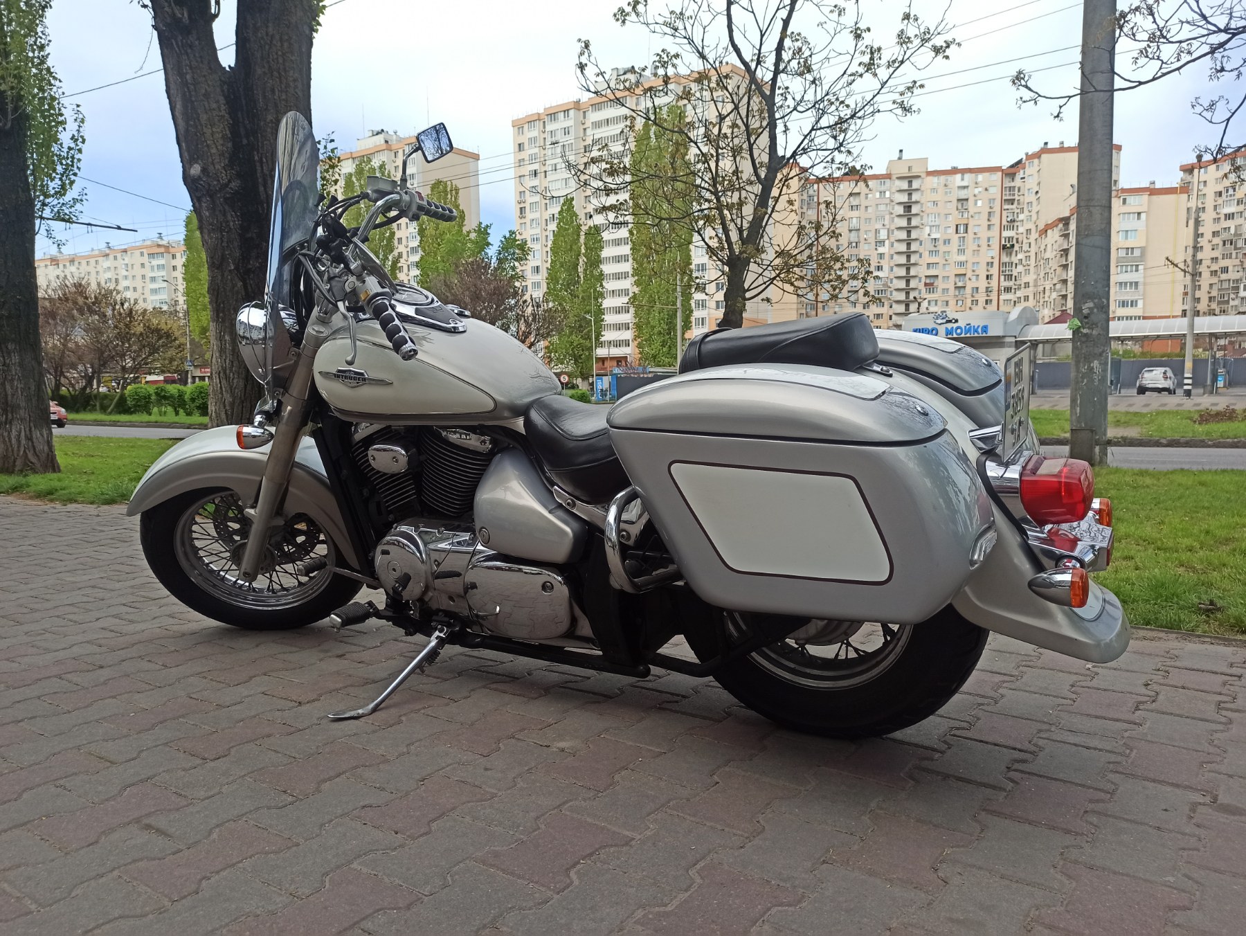 Suzuki Intruder 400 Classic 2003 фото :: Мотосалон MotoHit - мотоцикли, екіпірування, запчастини.