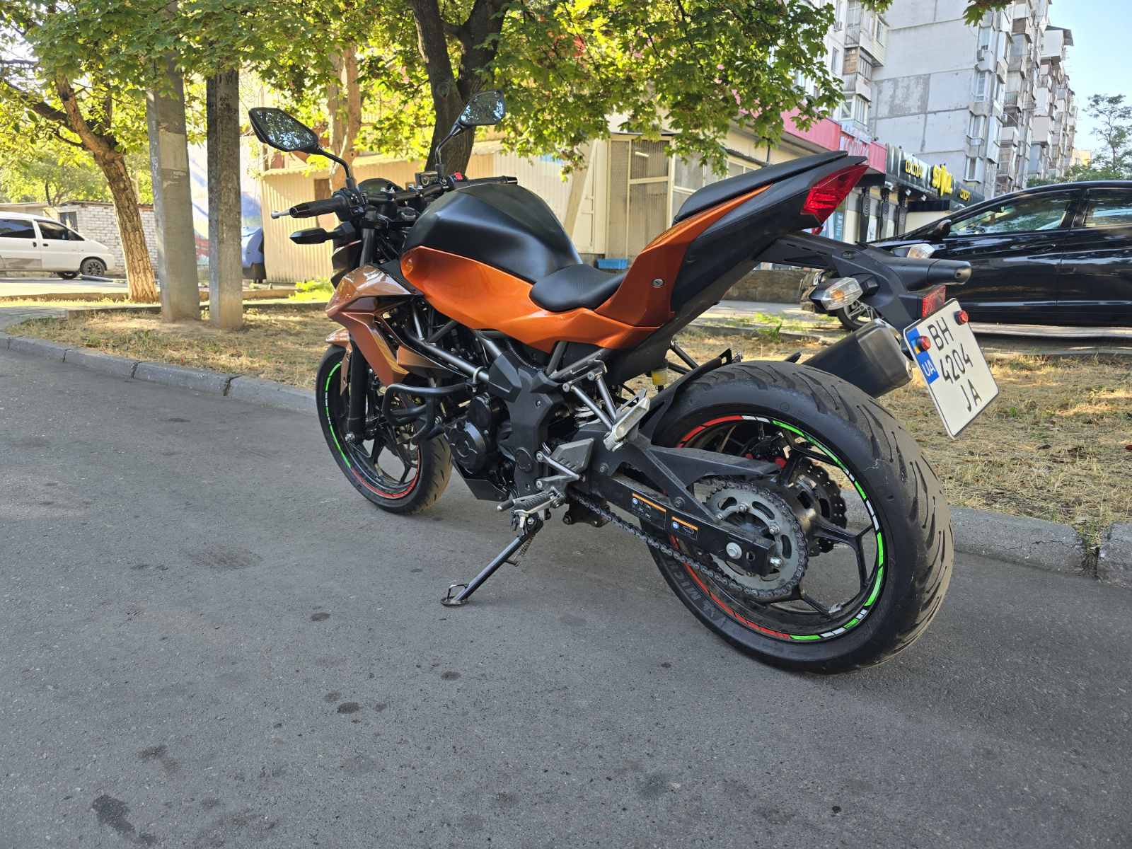 Мотоцикл Kawasaki Ninja Z 250 SL 2015 фото :: Мотосалон MotoHit - мотоцикли, екіпірування, запчастини.