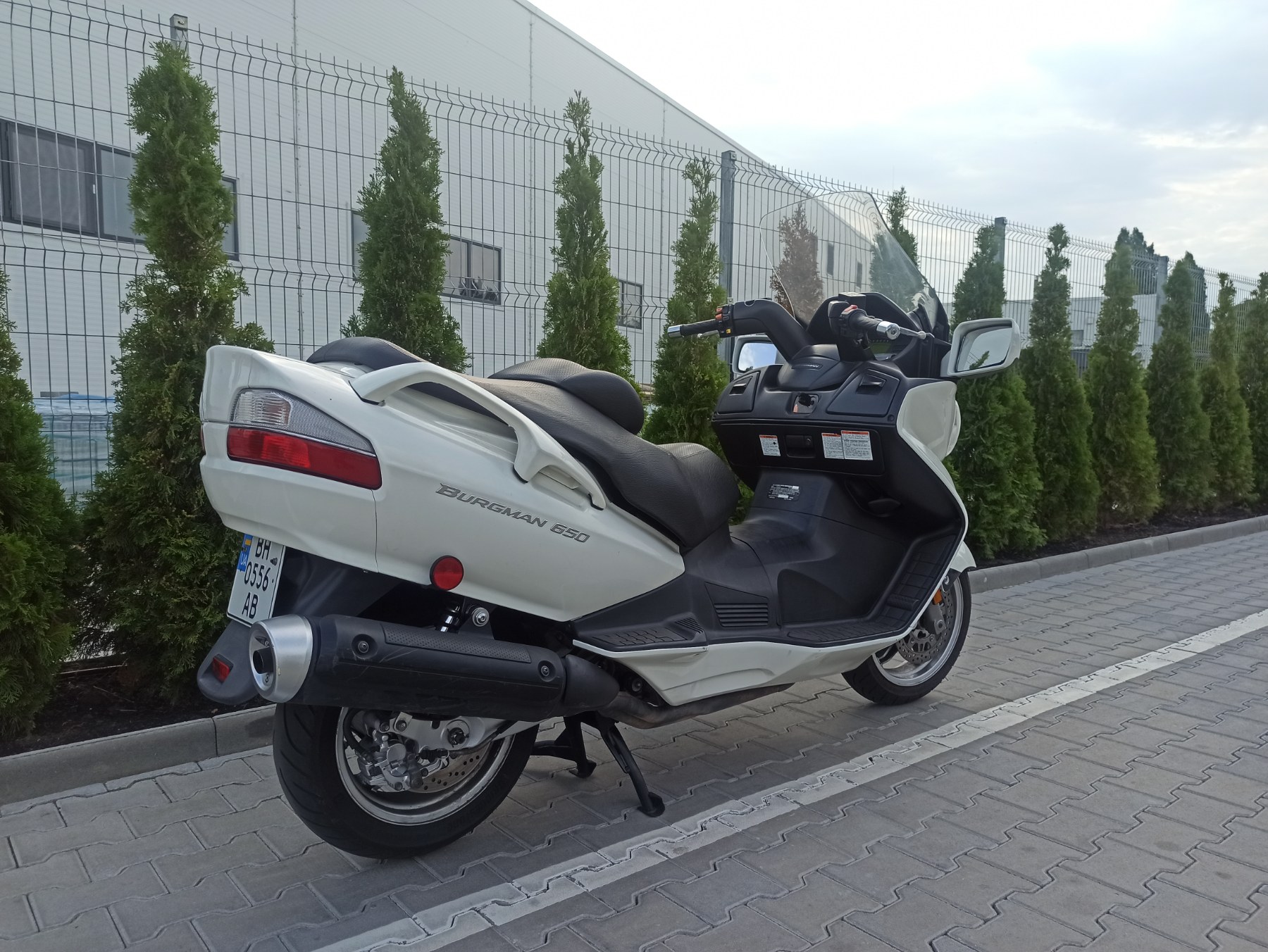 Suzuki Burgman 650 2007 фото :: Мотосалон MotoHit - мотоцикли, екіпірування, запчастини.