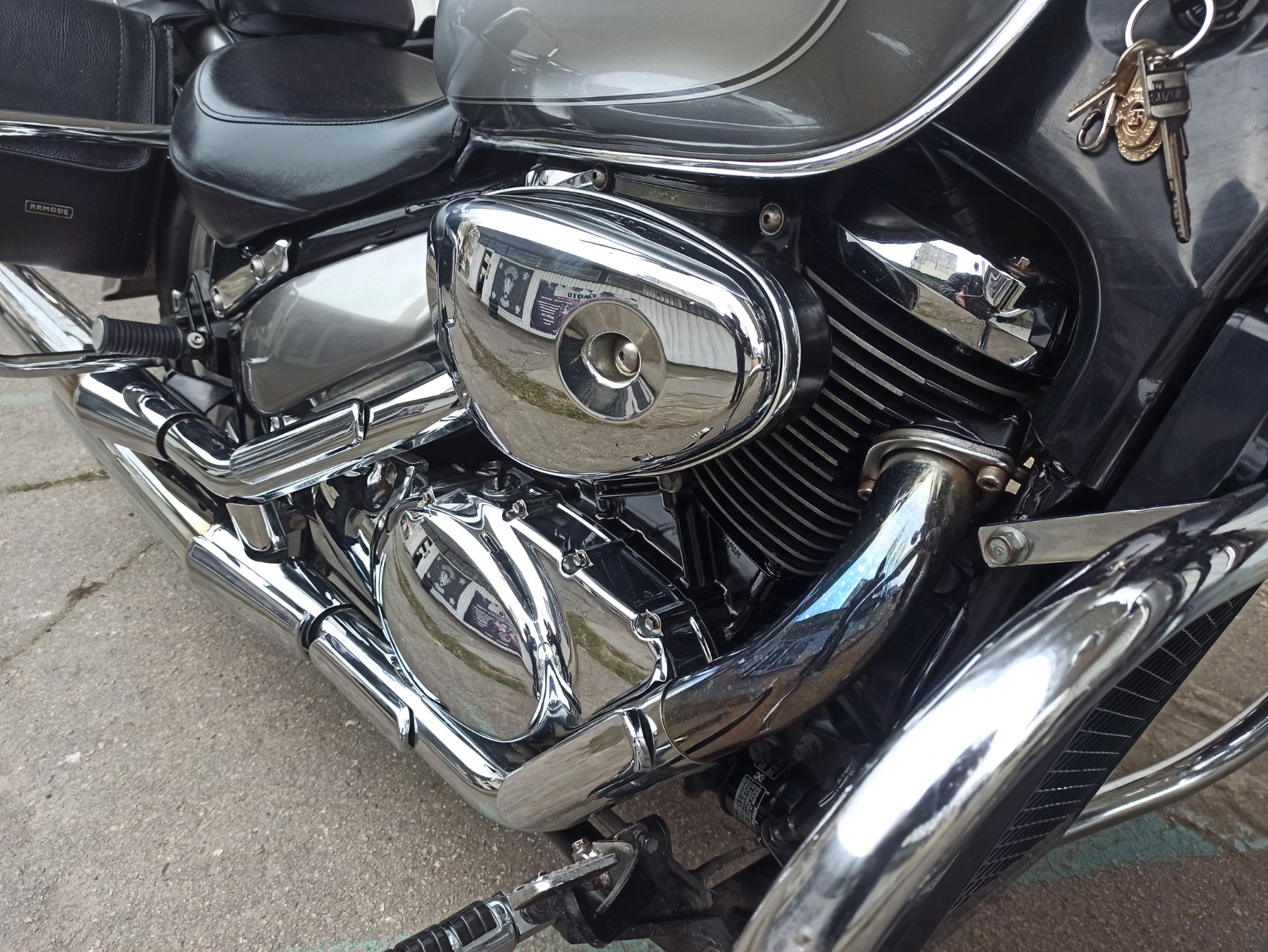 Suzuki Intruder 400 Classic 2003 фото :: Мотосалон MotoHit - мотоцикли, екіпірування, запчастини.
