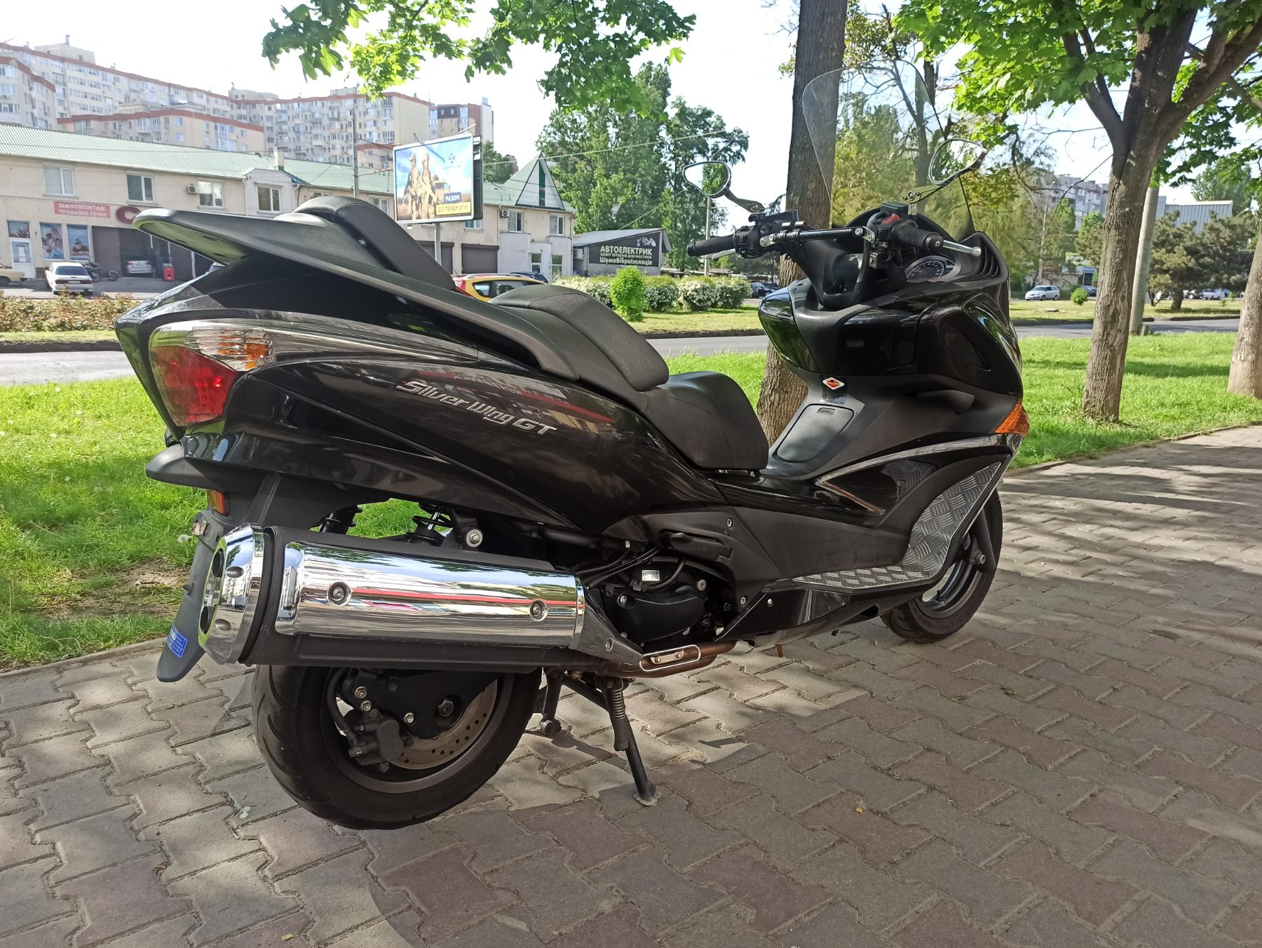 Honda Silver Wing 400GT 2014 фото :: Мотосалон MotoHit - мотоцикли, екіпірування, запчастини.