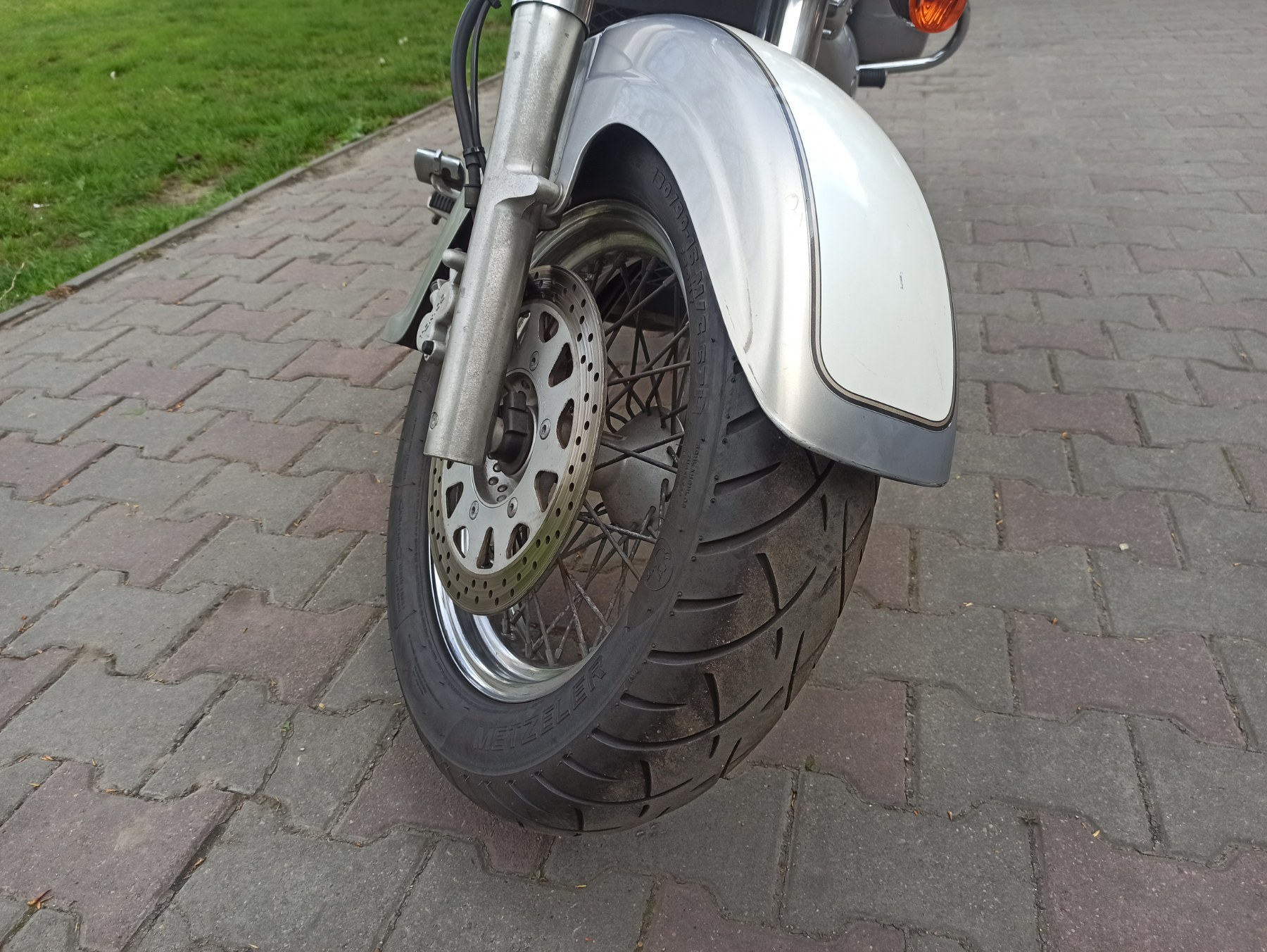 Suzuki Intruder 400 Classic 2003 фото :: Мотосалон MotoHit - мотоцикли, екіпірування, запчастини.