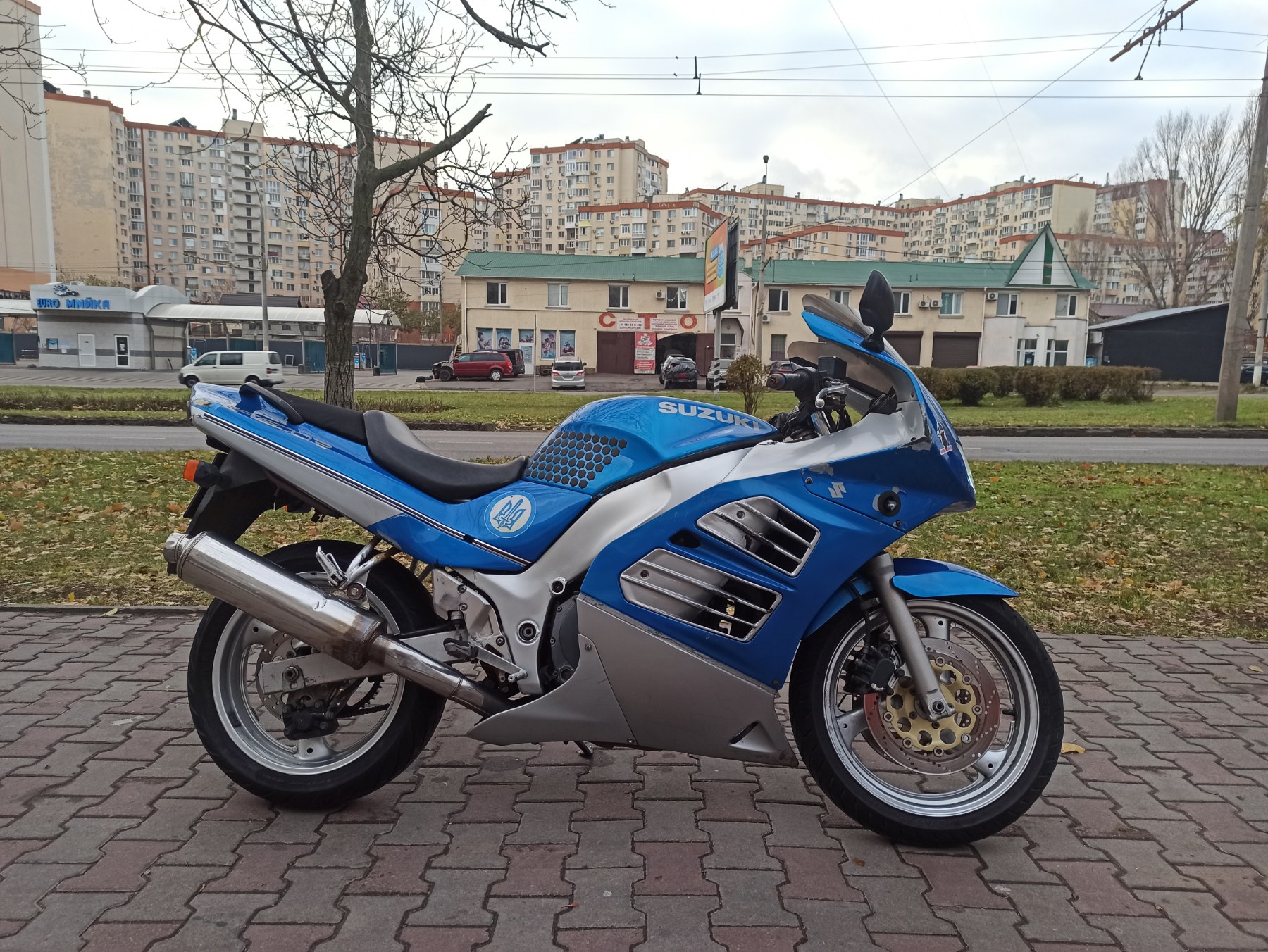 Мотоцикл Suzuki RF-600 1994 фото :: Мотосалон MotoHit - мотоцикли, екіпірування, запчастини.