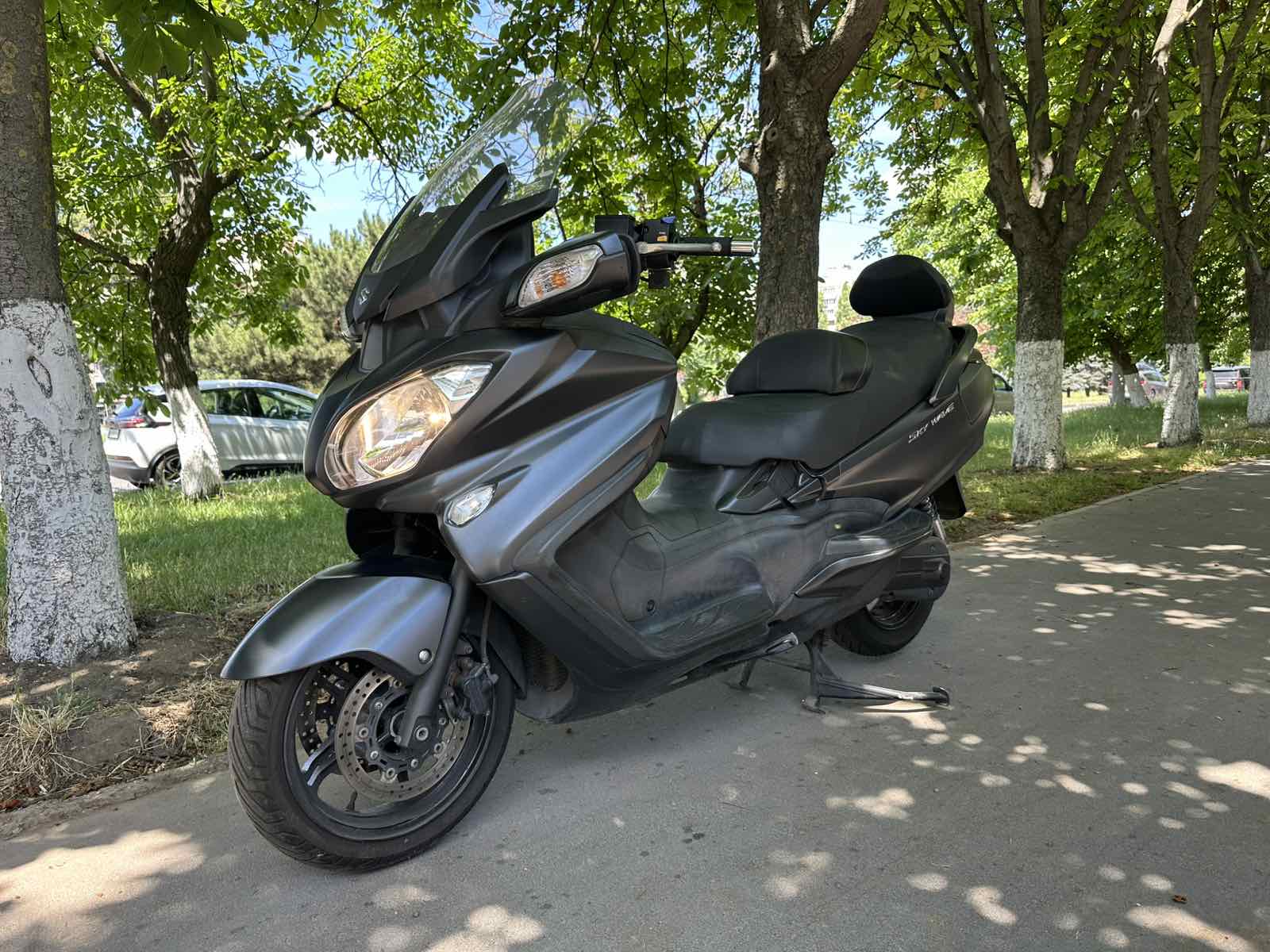 Максискутер Suzuki SkyWave 650 2014 фото :: Мотосалон MotoHit - мотоцикли, екіпірування, запчастини.