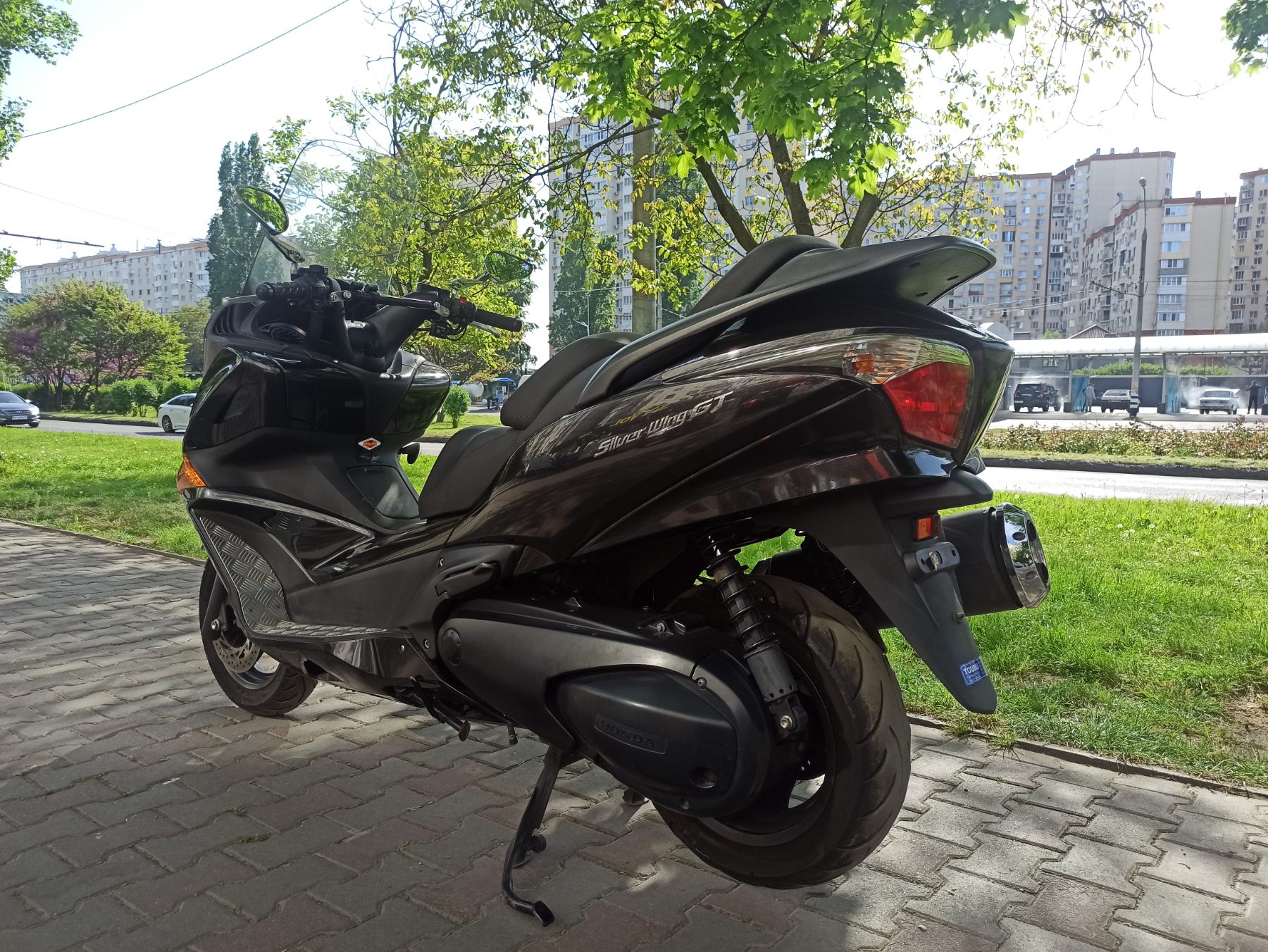 Honda Silver Wing 400GT 2014 фото :: Мотосалон MotoHit - мотоцикли, екіпірування, запчастини.