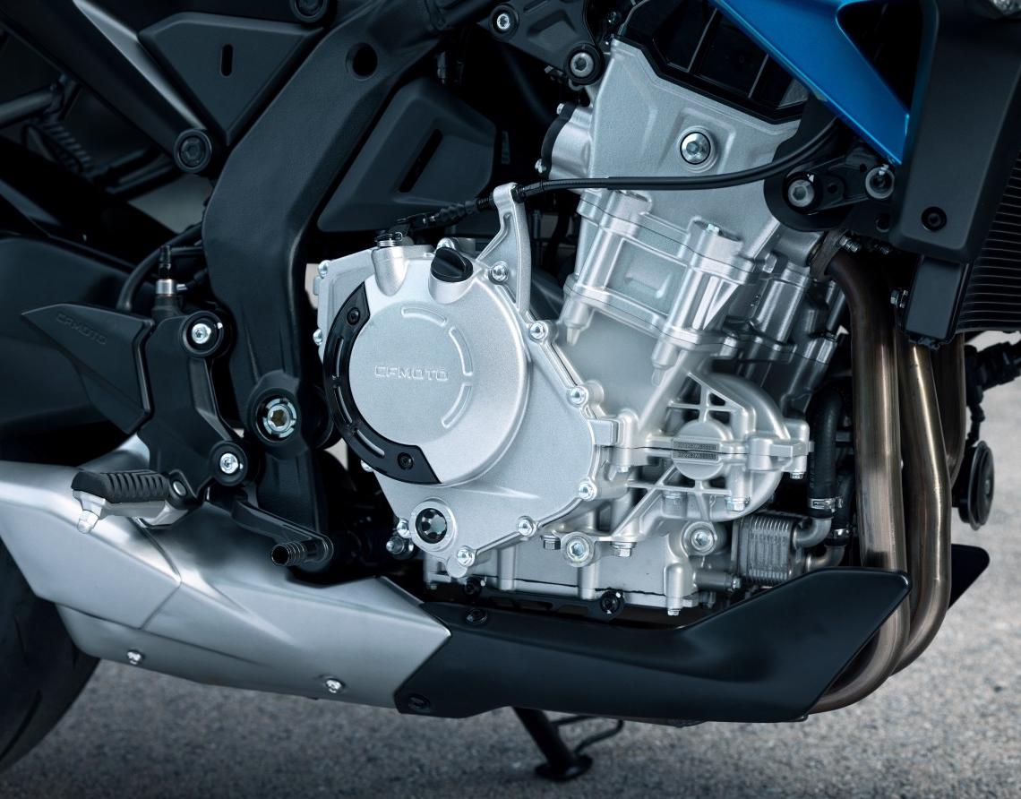 CFMOTO 675NK фото :: Мотосалон MotoHit - мотоцикли, екіпірування, запчастини.