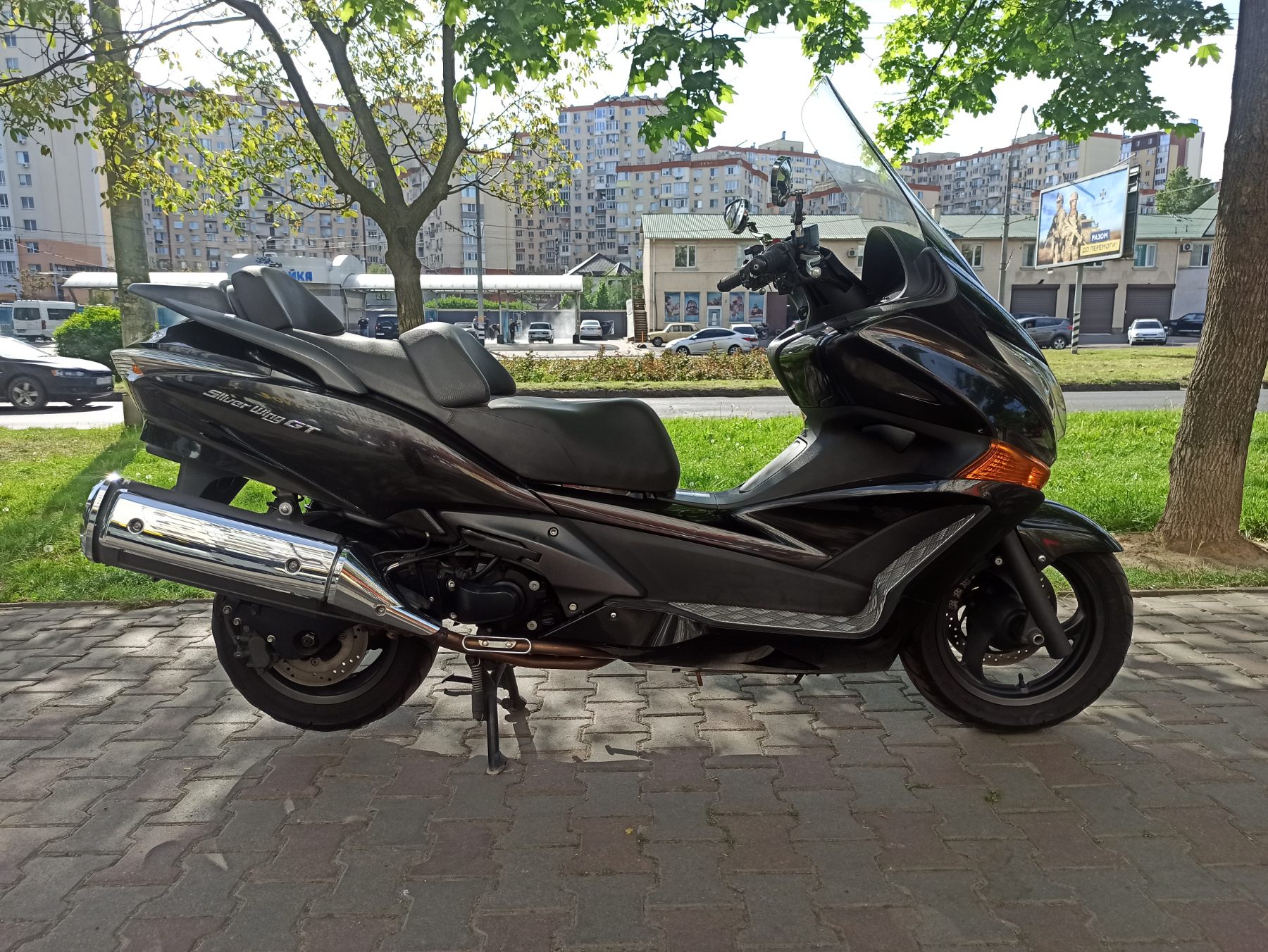 Honda Silver Wing 400GT 2014 фото :: Мотосалон MotoHit - мотоцикли, екіпірування, запчастини.